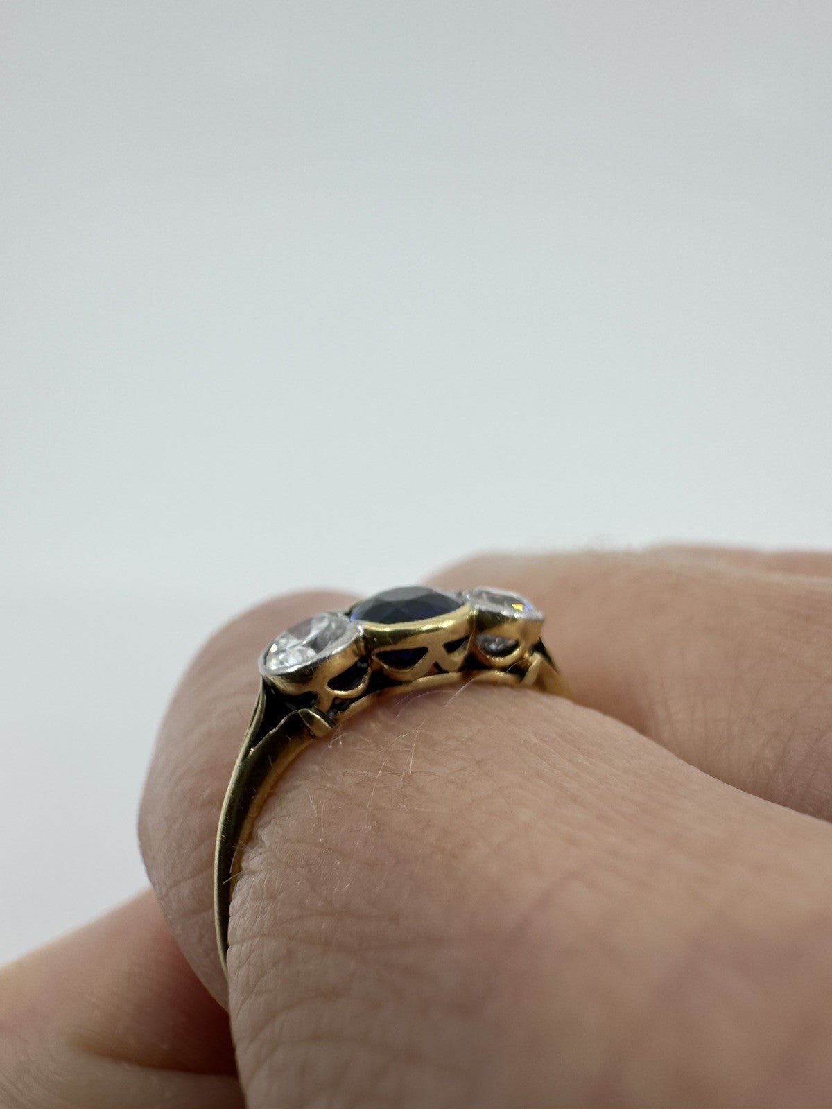 Vintage 18ct Gold 1.10ct Diamond & Sapphire Trilogy Ring 750 Size P