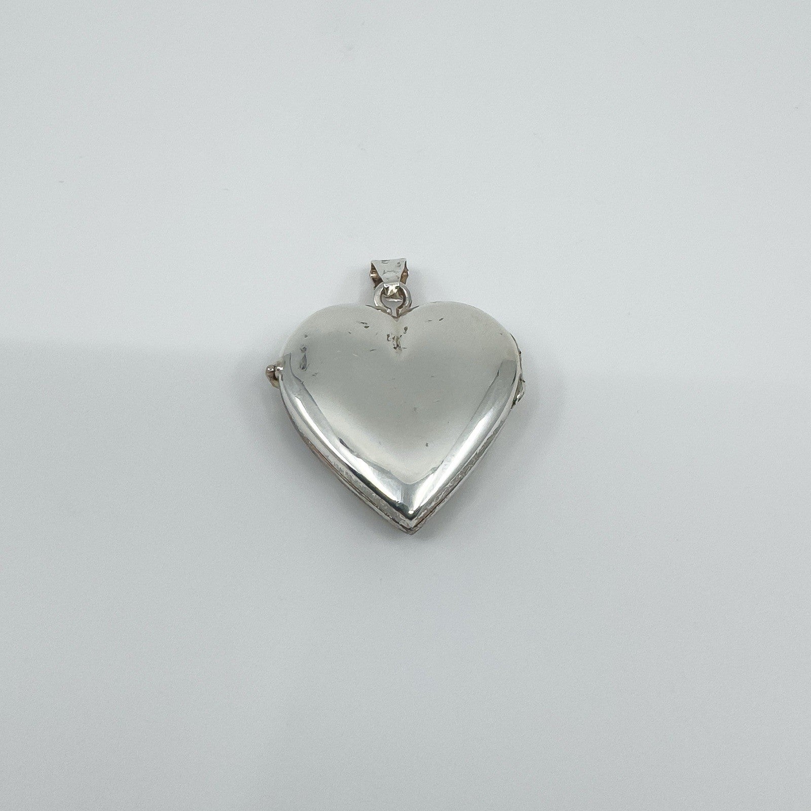 Large Vintage Sterling Silver Foliate Engraved Heart Photo Locket / Pendant 925
