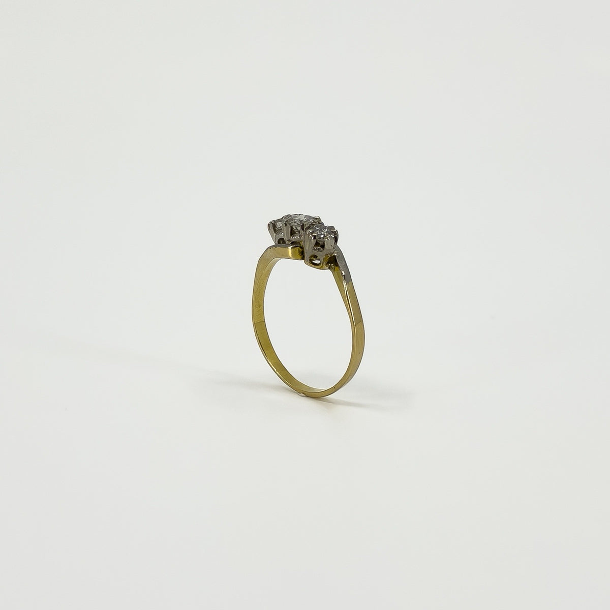 Vintage 18ct Gold & Platinum 0.45ct Diamond Trilogy Ring 750 Size K
