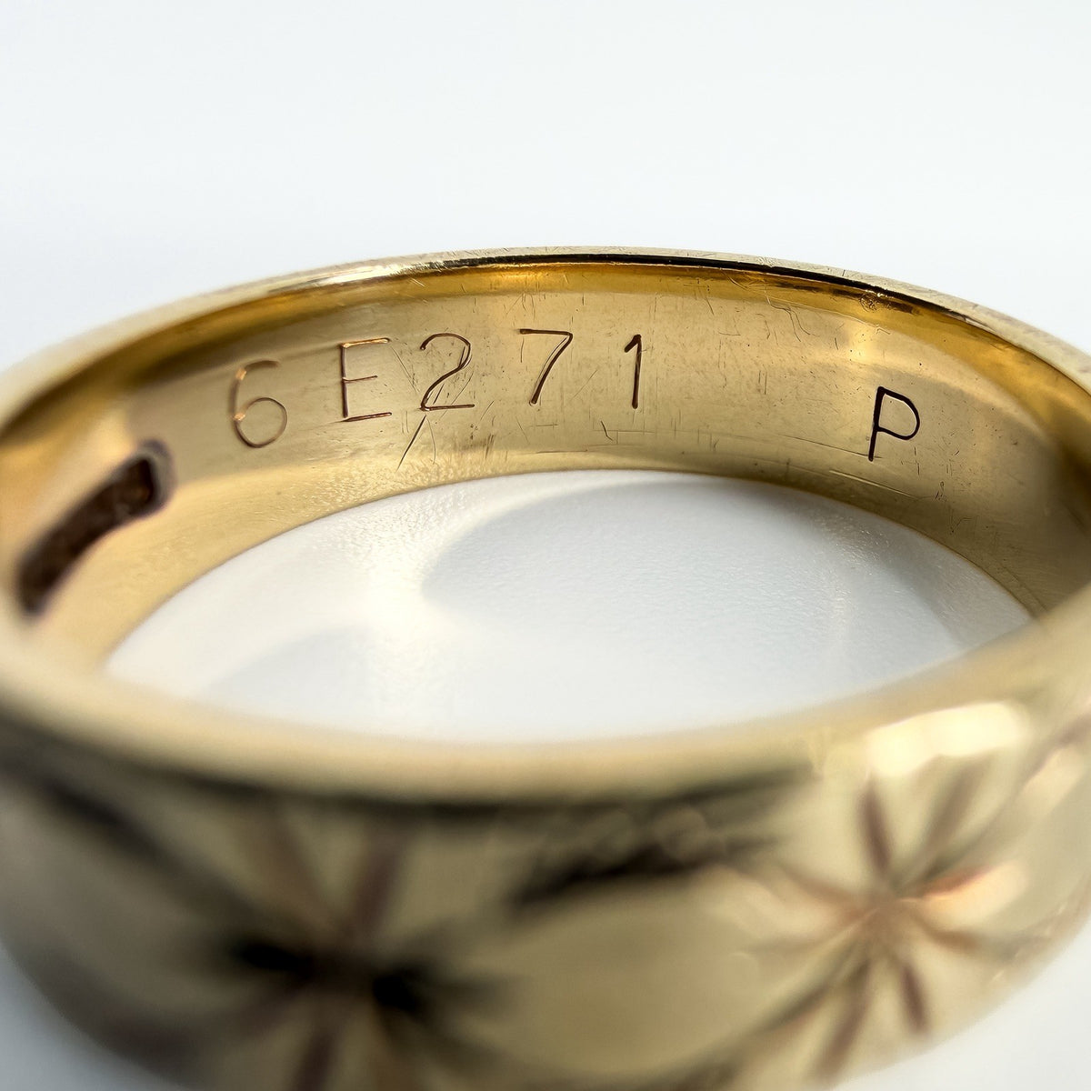 Vintage 9ct Gold Celestial Starry Engraved Full Band Ring 375 Size O (1977)