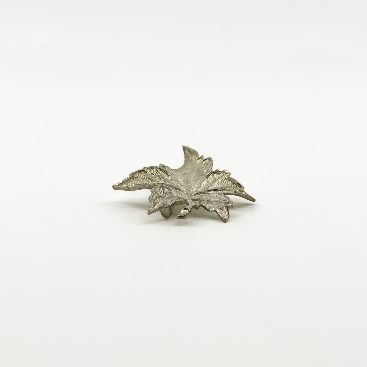 Large Vintage Sterling Silver Canadian Mapel Leaf Brooch 925
