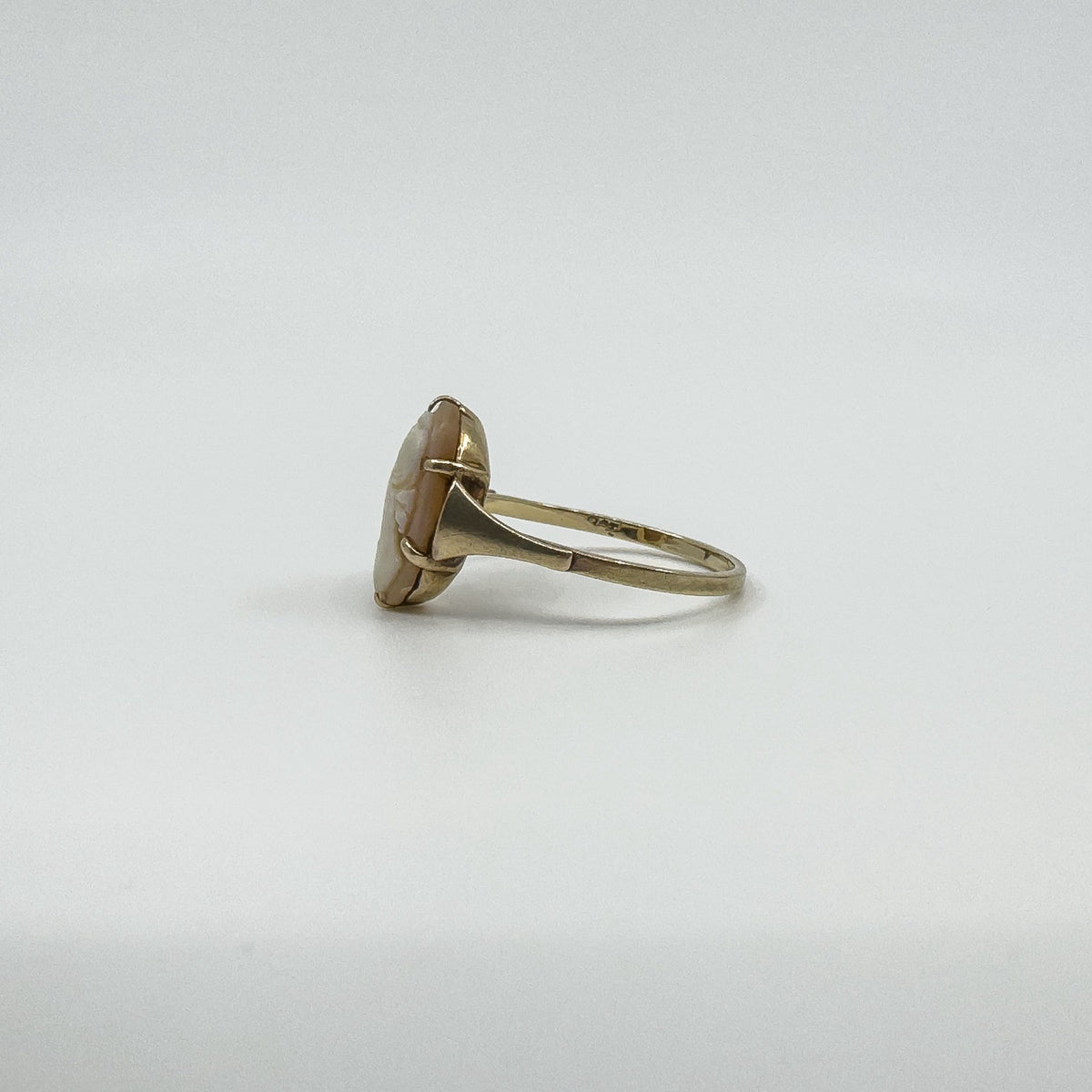 Vintage 9ct Gold Small Left Facing Carved Cameo Ring 375 Size P