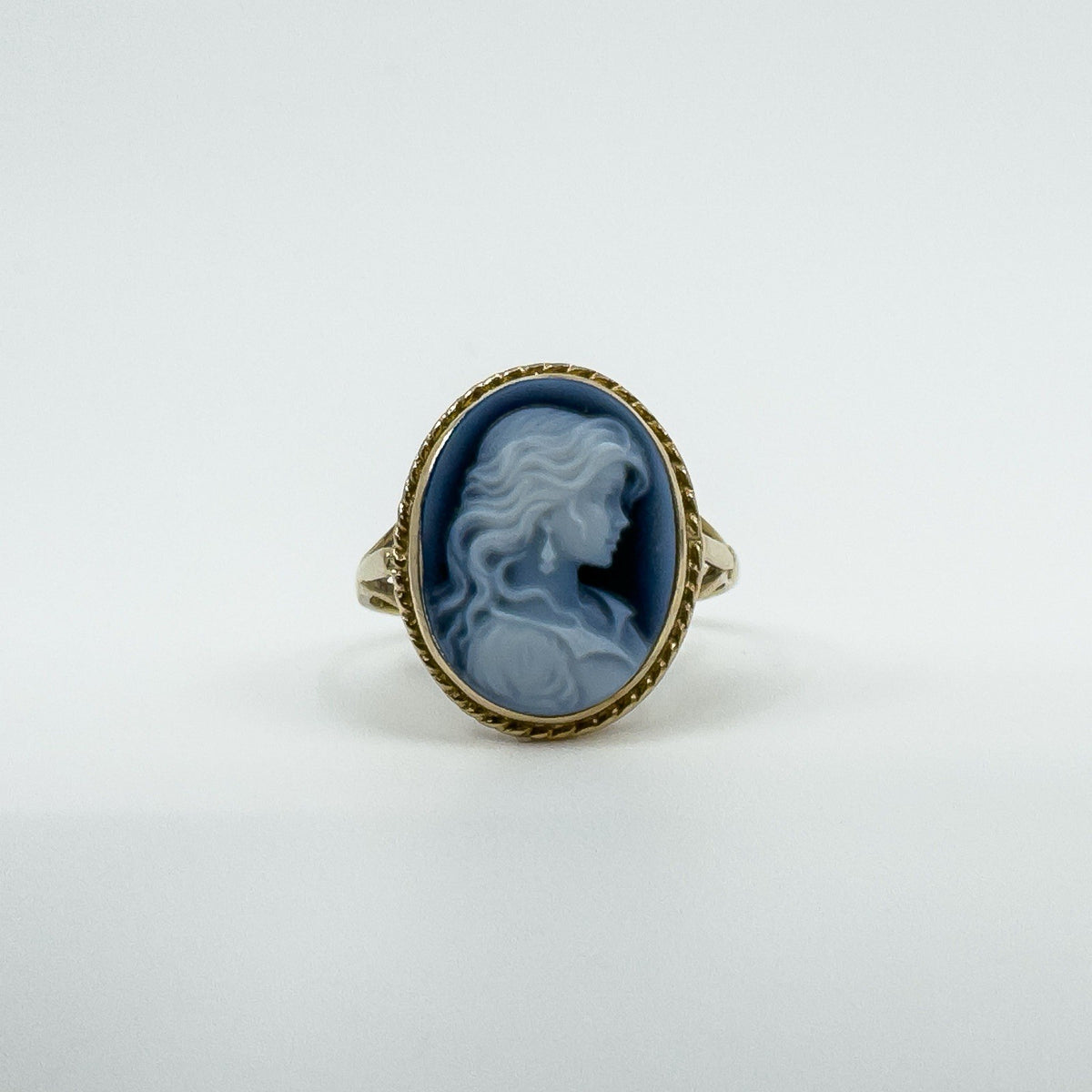 Vintage 9ct Gold Blue Agate Carved Cameo Ring Size Q 1/2