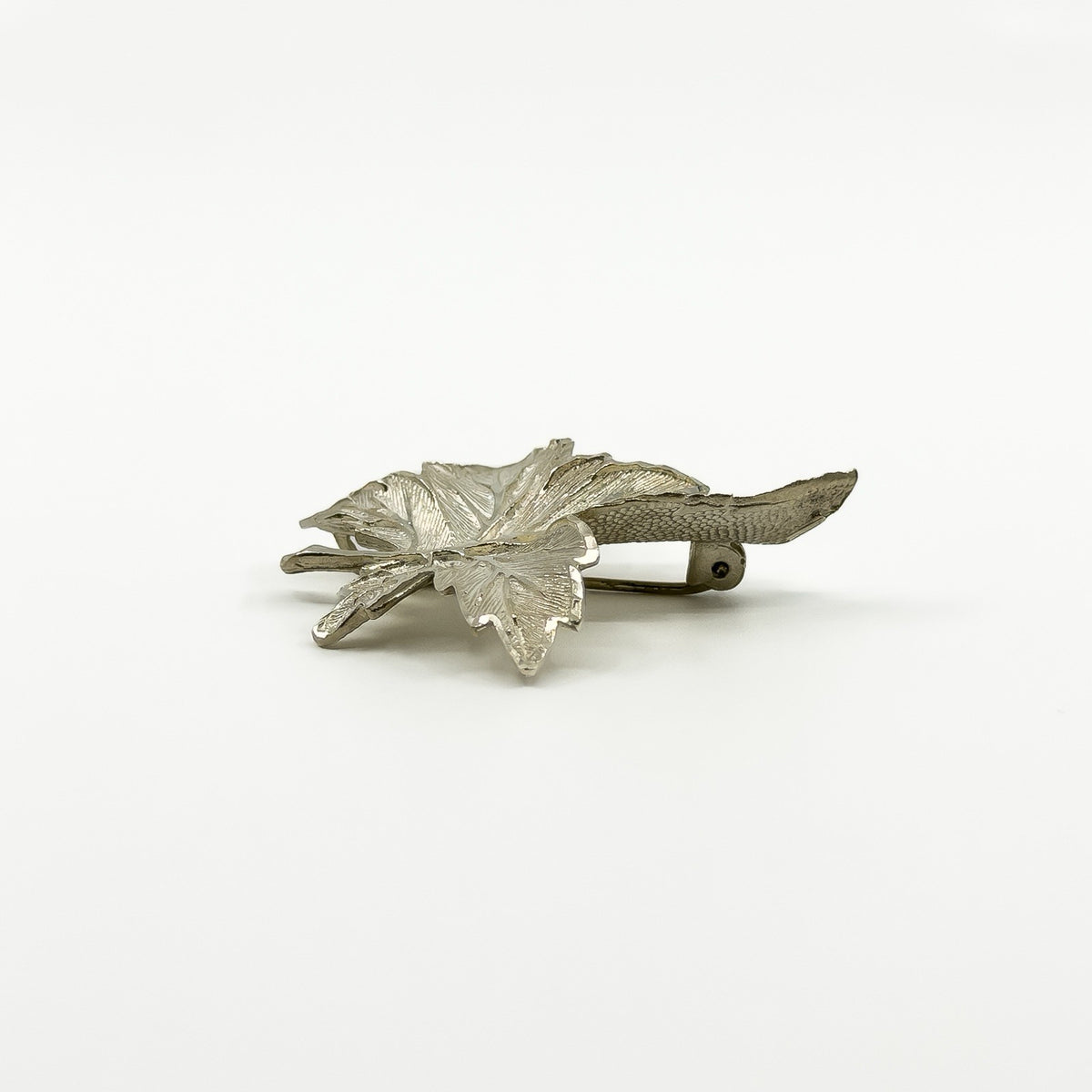 Large Vintage Sterling Silver Canadian Mapel Leaf Brooch 925