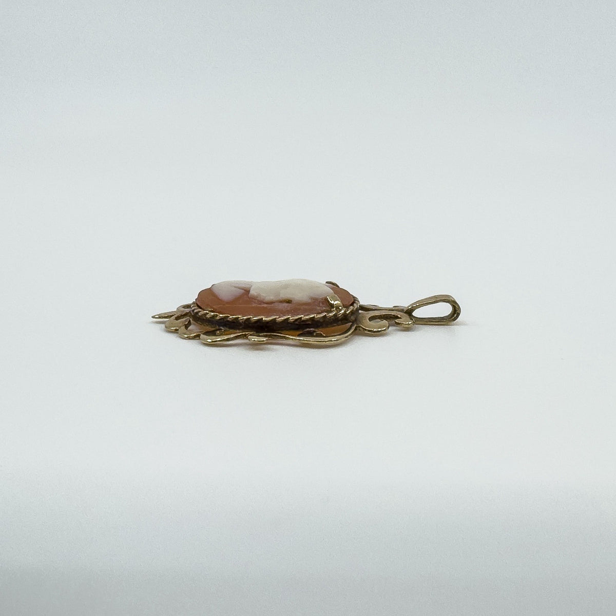 Vintage 9ct Gold Oval Carved Shell Cameo Pendant 375