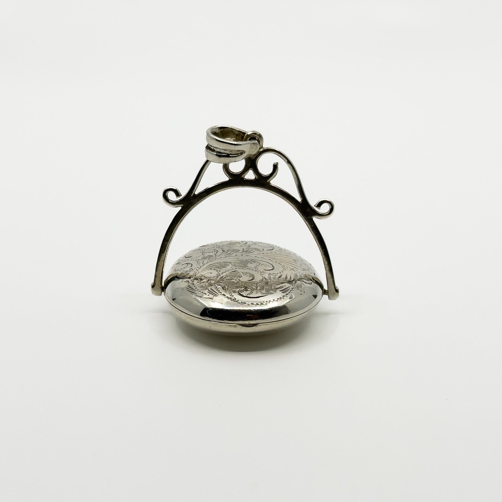 Vintage Sterling Silver Articulated Oval Foliate Engraved Locket 925 (Birm 1997)