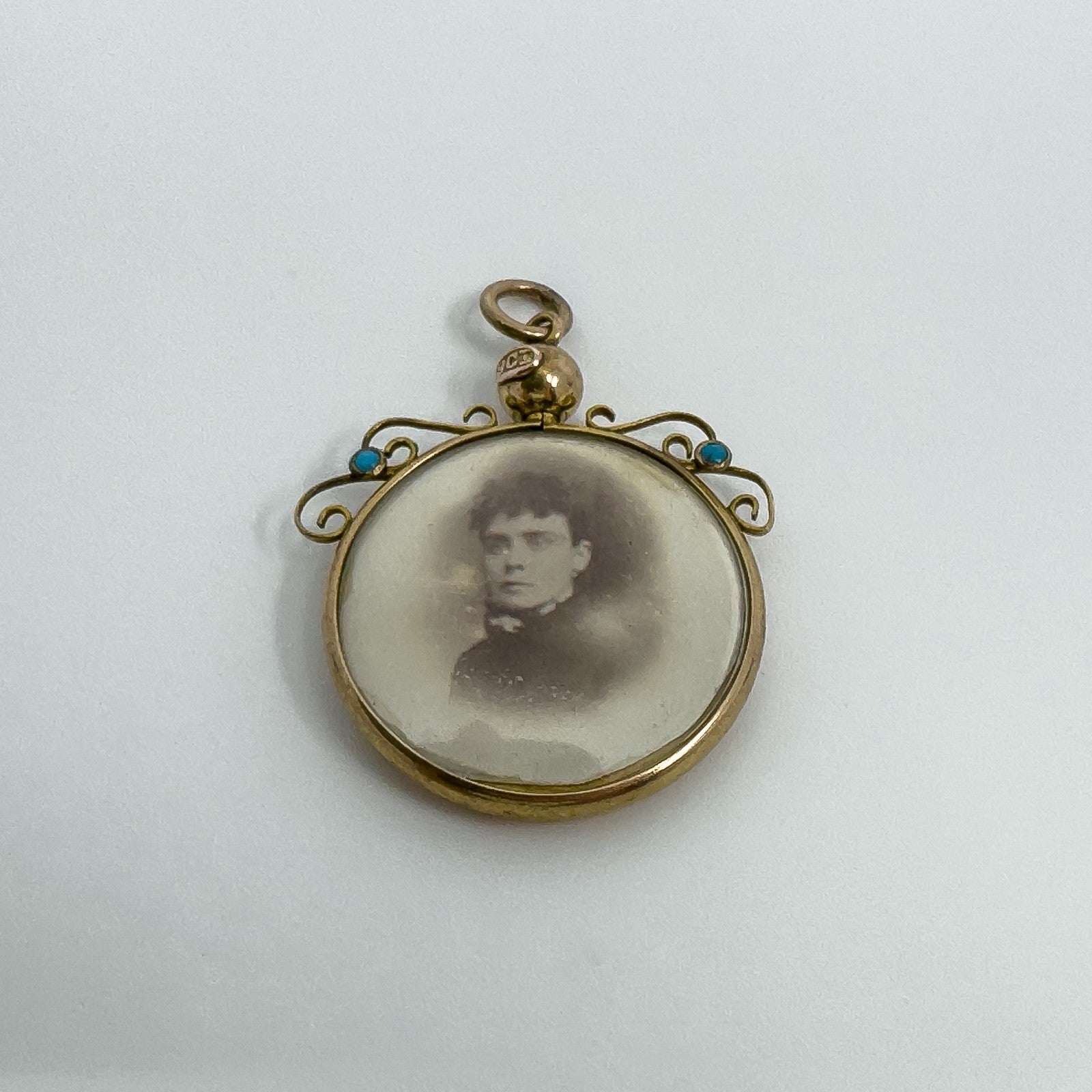 Antique 9ct Gold Turquoise Double Sided Glass Locket 375