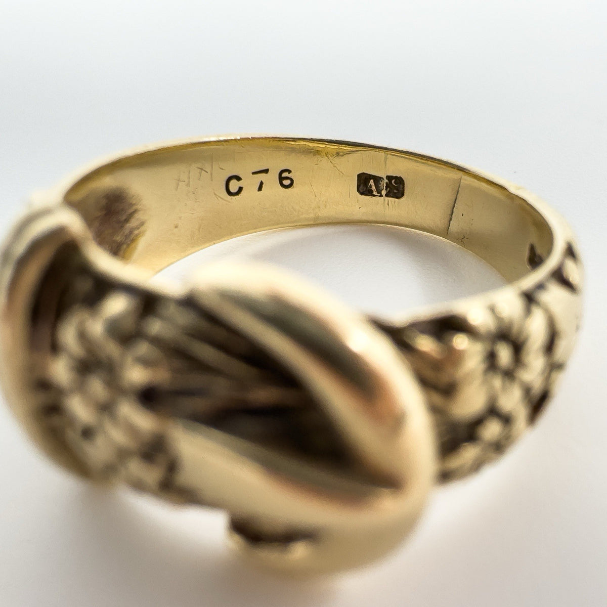 Vintage Chunky 9ct Gold Floral Engraved Buckle Ring 375 Size O 6.2g