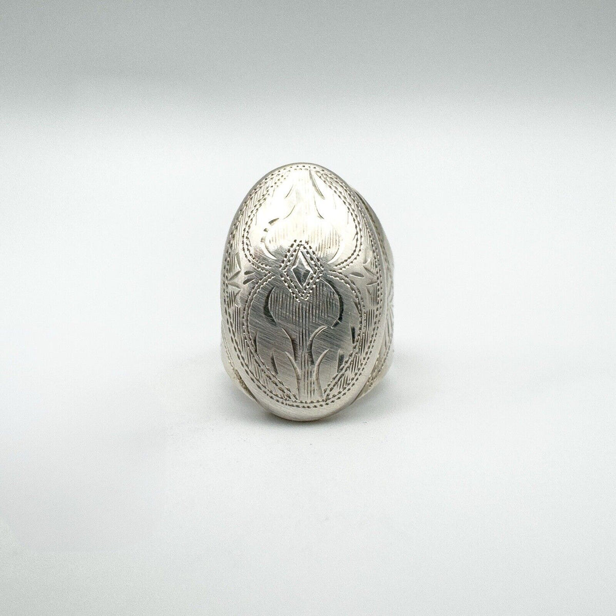 Large Chunky Oval Vintage Engraved Ring in Sterling Silver 925 Size P - Q by DPG