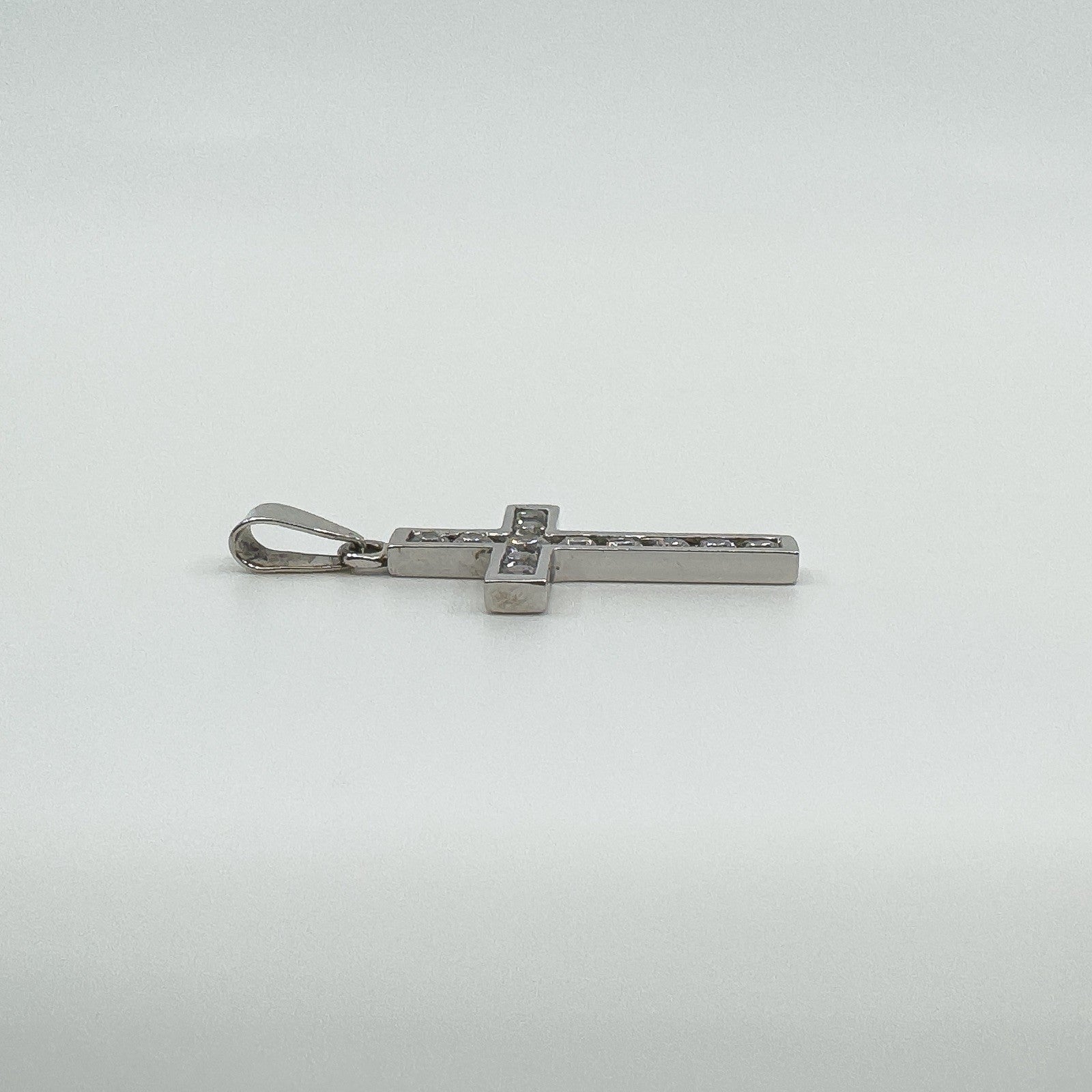 9ct White Gold 0.60ct CZ Christian Cross Pendant / Charm 375