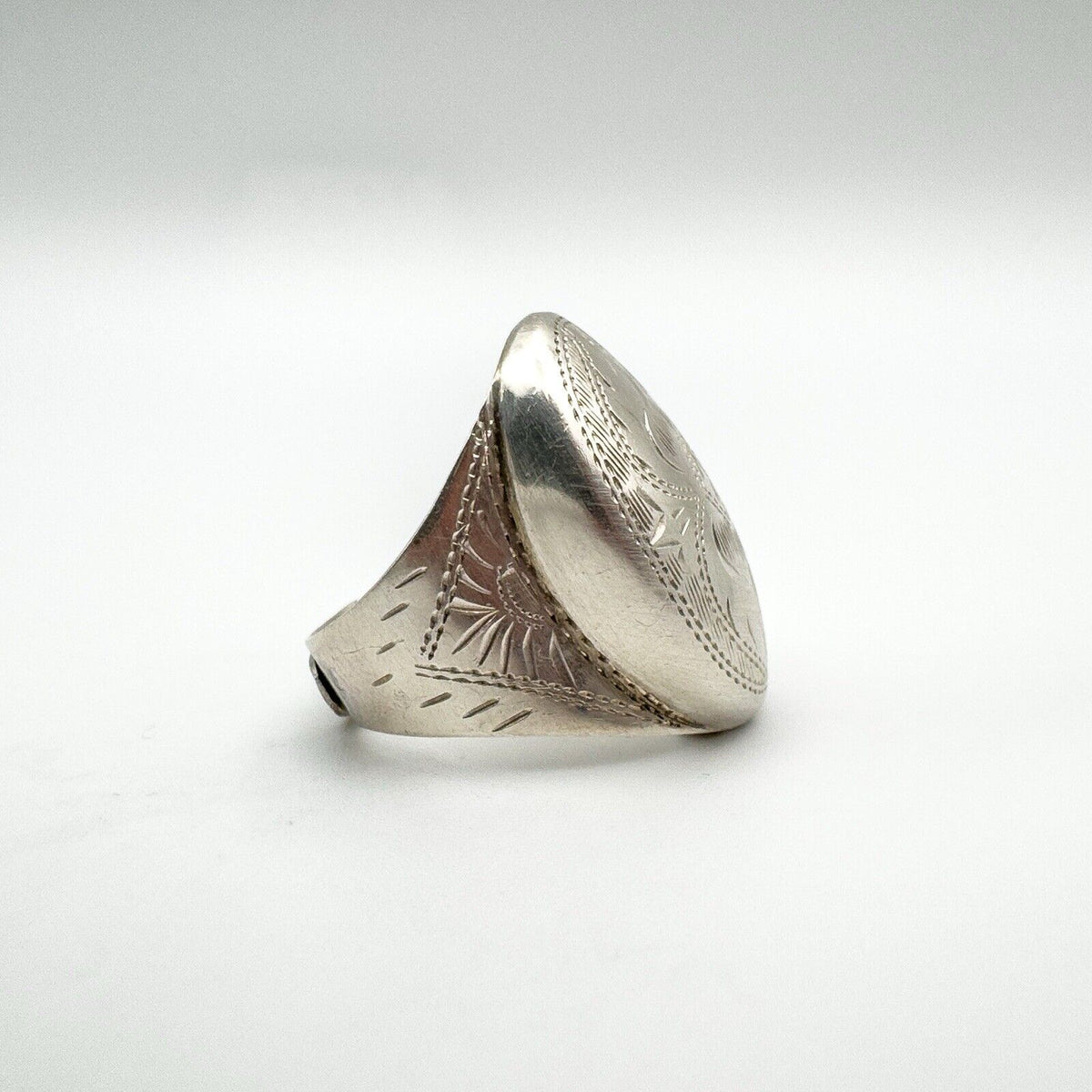 Large Chunky Oval Vintage Engraved Ring in Sterling Silver 925 Size P - Q by DPG