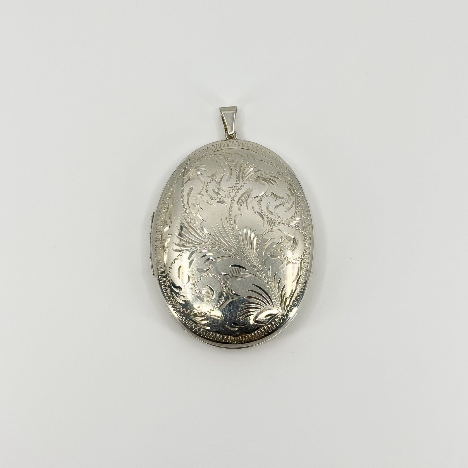 Large Vintage Sterling Silver Oval Floral Engraved Locket 925