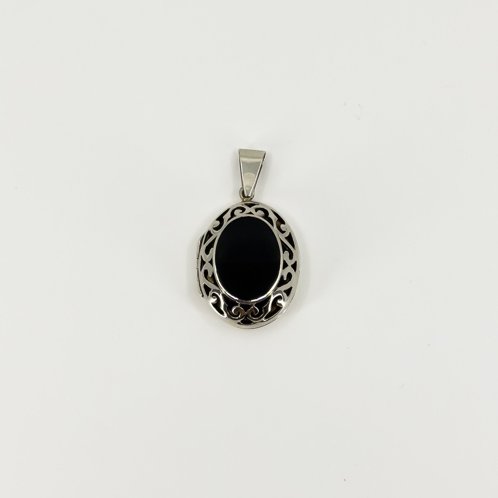 Chunky Vintage Sterling Silver Oval Black Onyx Engraved Locket 925