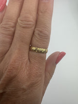Vintage 18ct Gold Floral Leaf Engraved Full Band / Ring 750 Size N - O (1967)