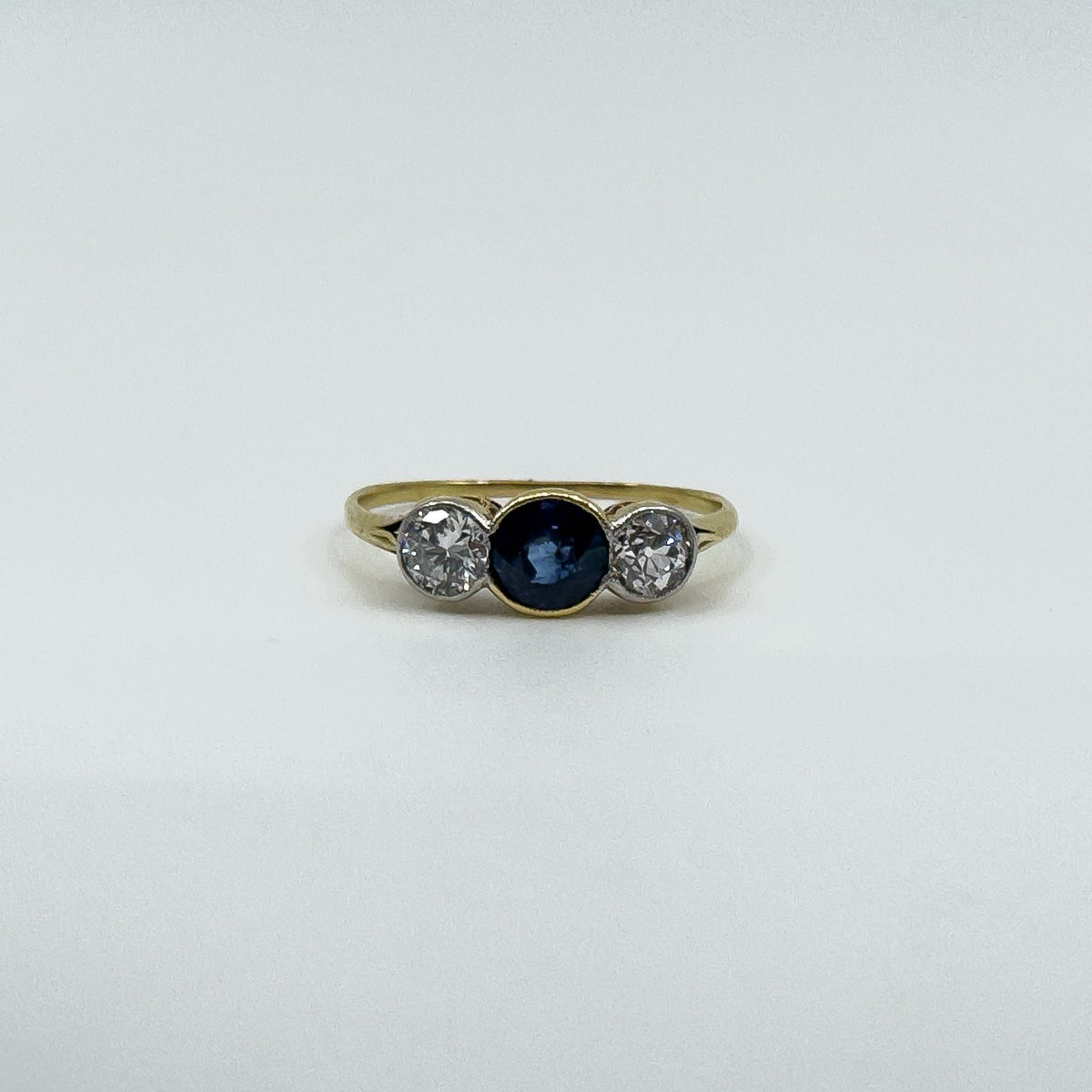 Vintage 18ct Gold 1.10ct Diamond & Sapphire Trilogy Ring 750 Size P