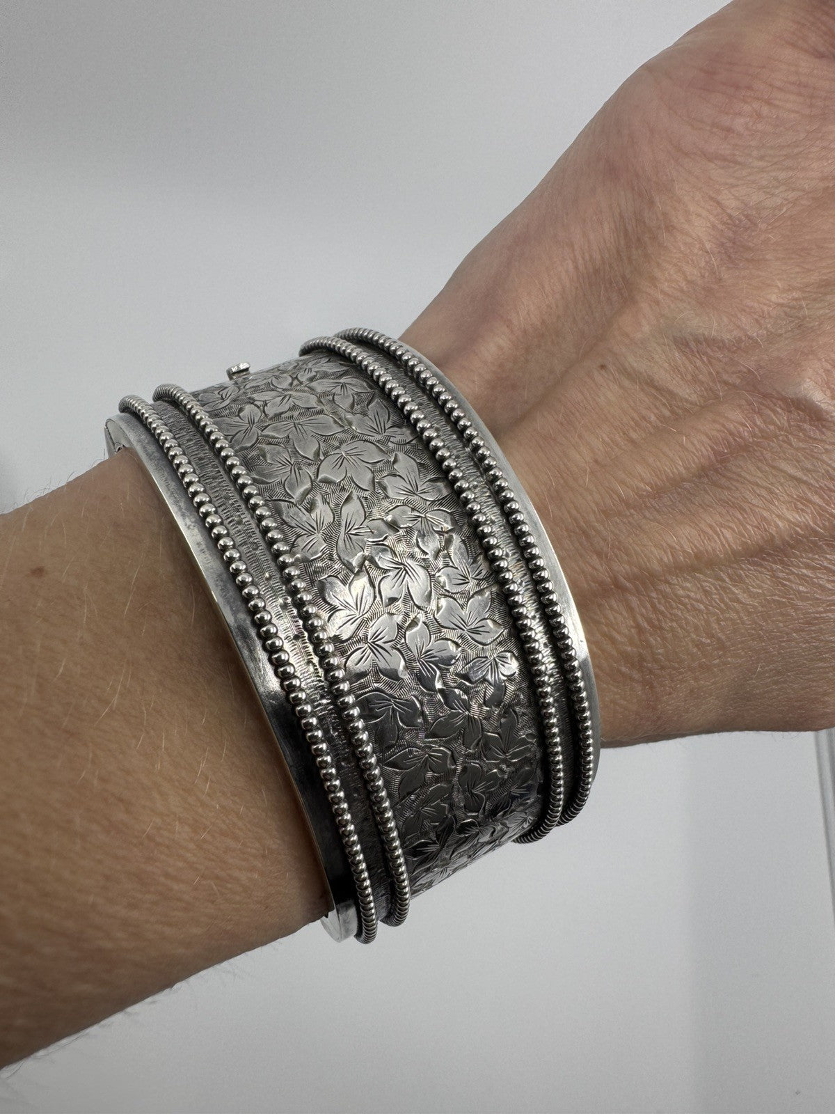Wide Antique 1883 Victorian Sterling Silver Engraved lvy Leaf Bangle 925