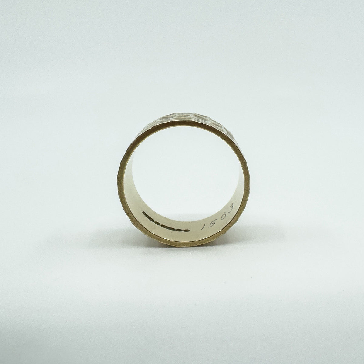 Vintage 9ct Gold Wide Chevron Engraved Full Band Ring 375 Size L (London 1972)