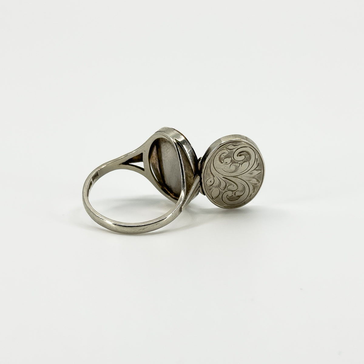 Vintage Sterling Silver Engraved Secret Locket Ring 925 Size P