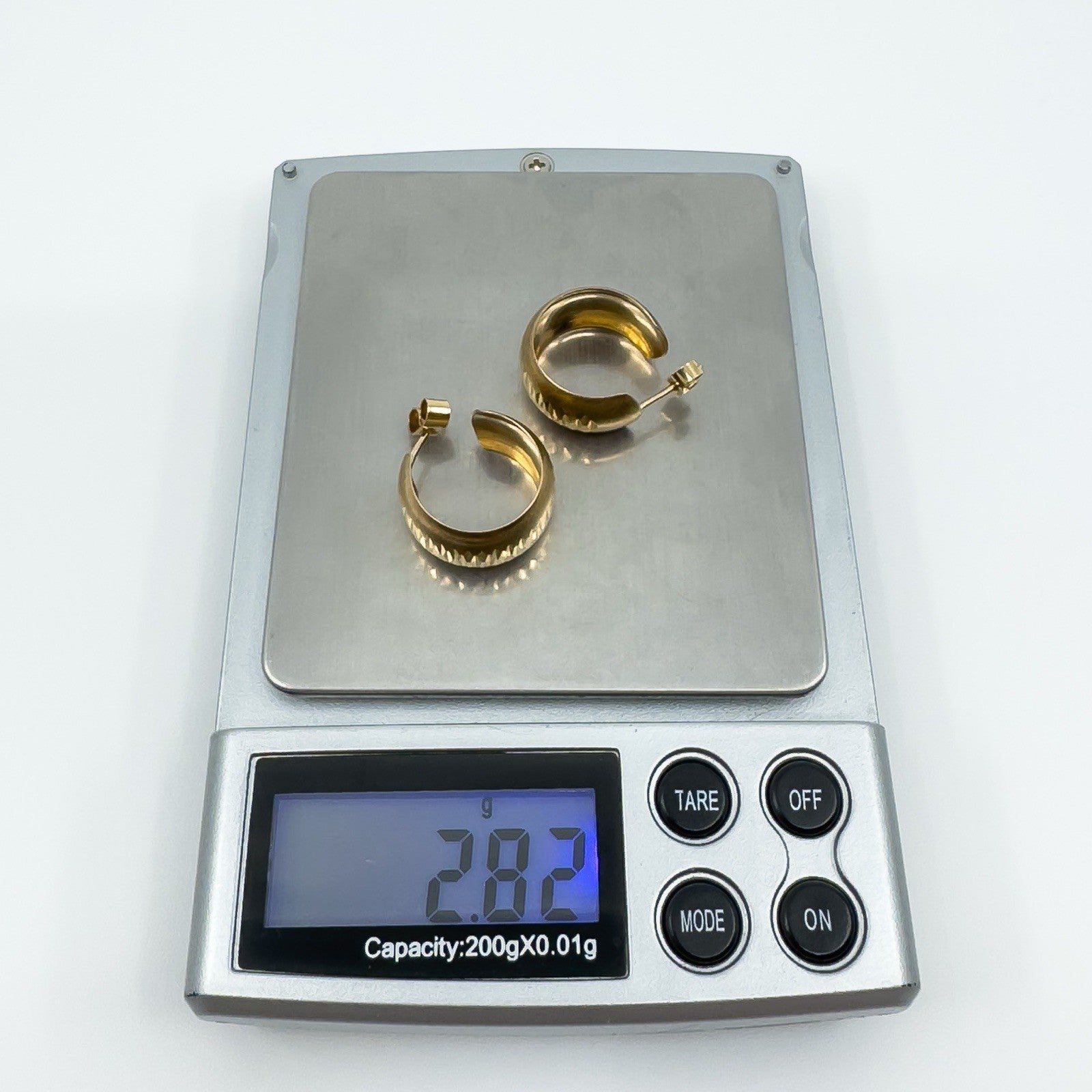 Vintage 9ct Gold Chunky Matt / Brushed Diamond Cut Hoop Earrings 375 (Birm 1977)