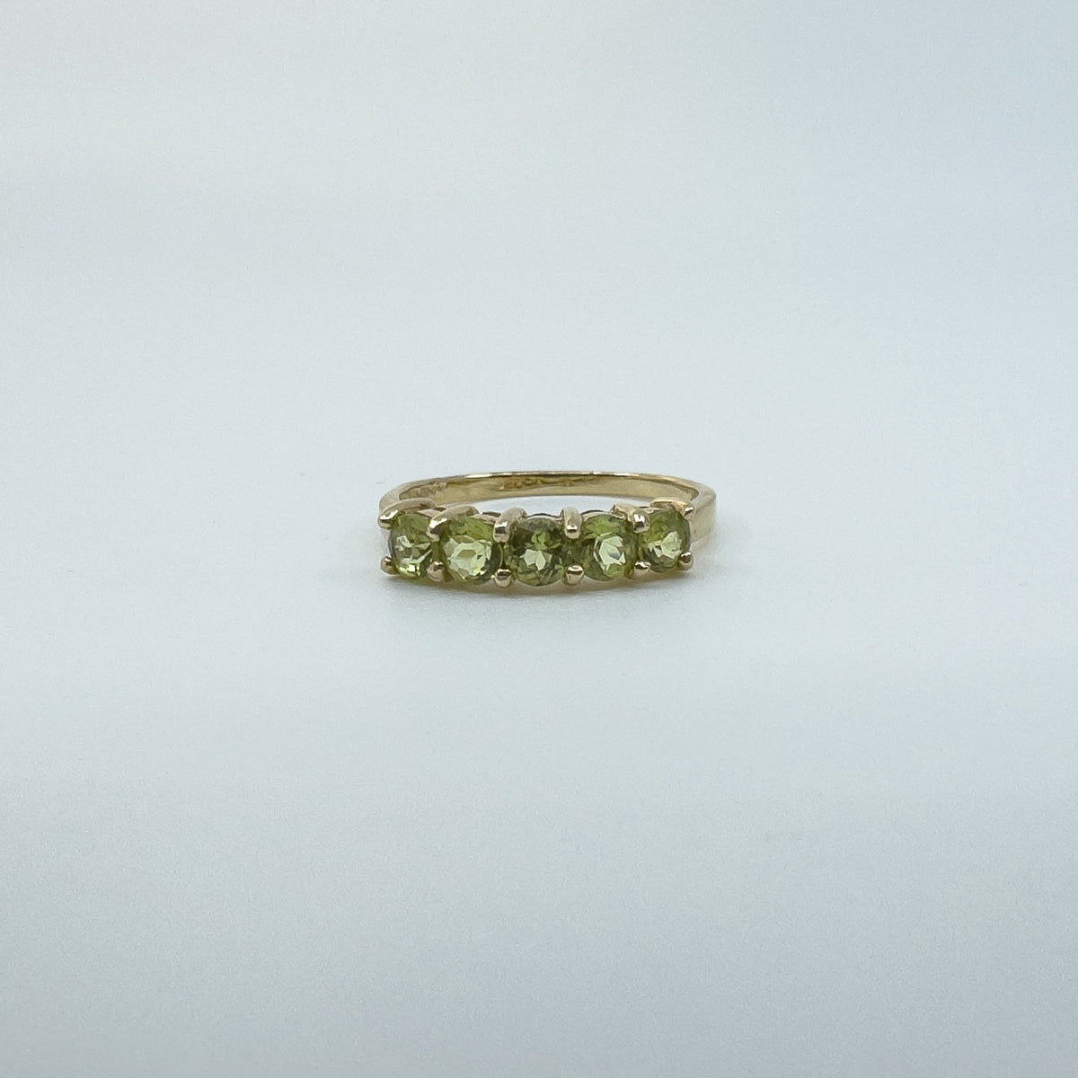 Vintage 9ct Yellow Gold 5x Stone 0.85ct Peridot Ring / Band 375 Size N Birm 2005