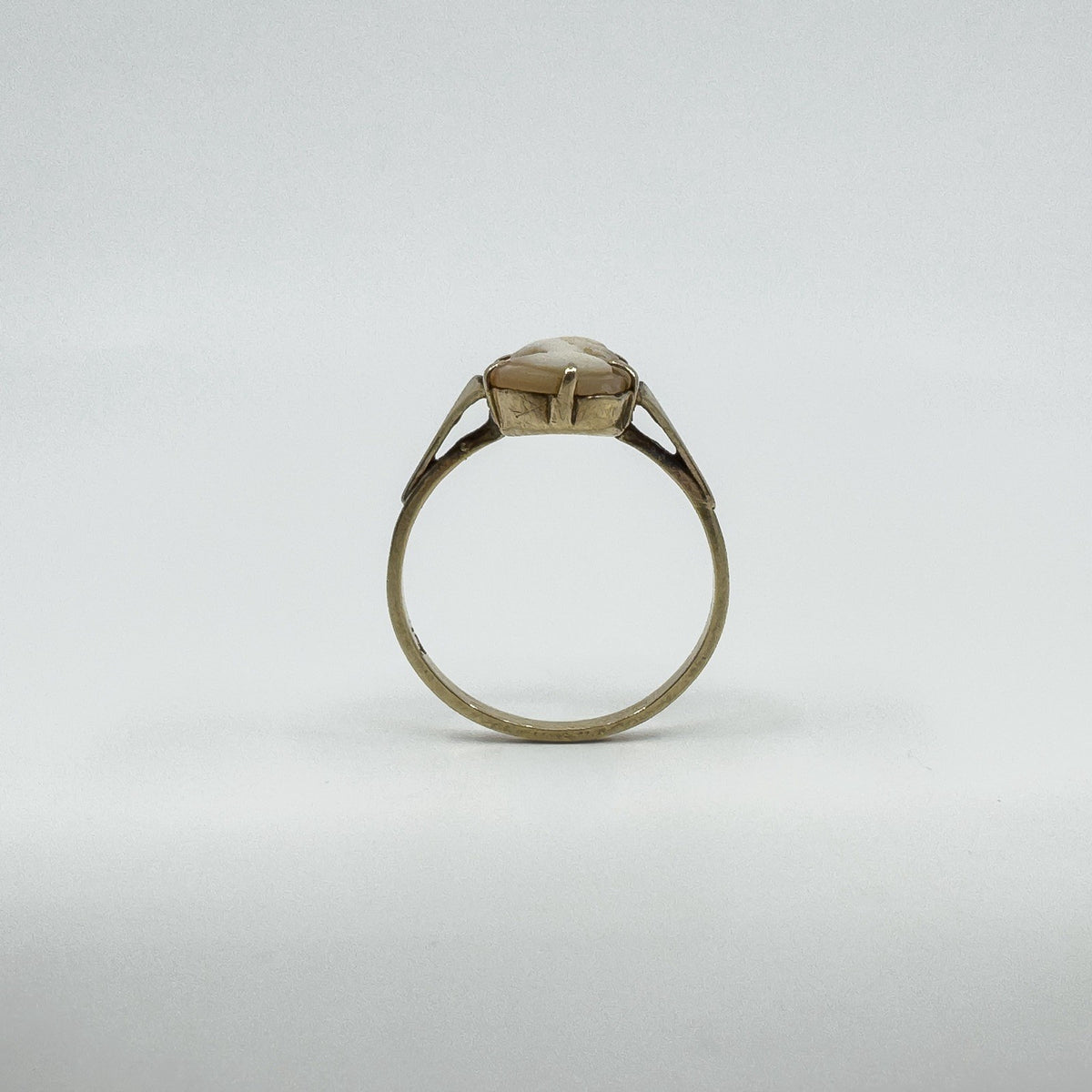 Vintage 9ct Gold Small Left Facing Carved Cameo Ring 375 Size P
