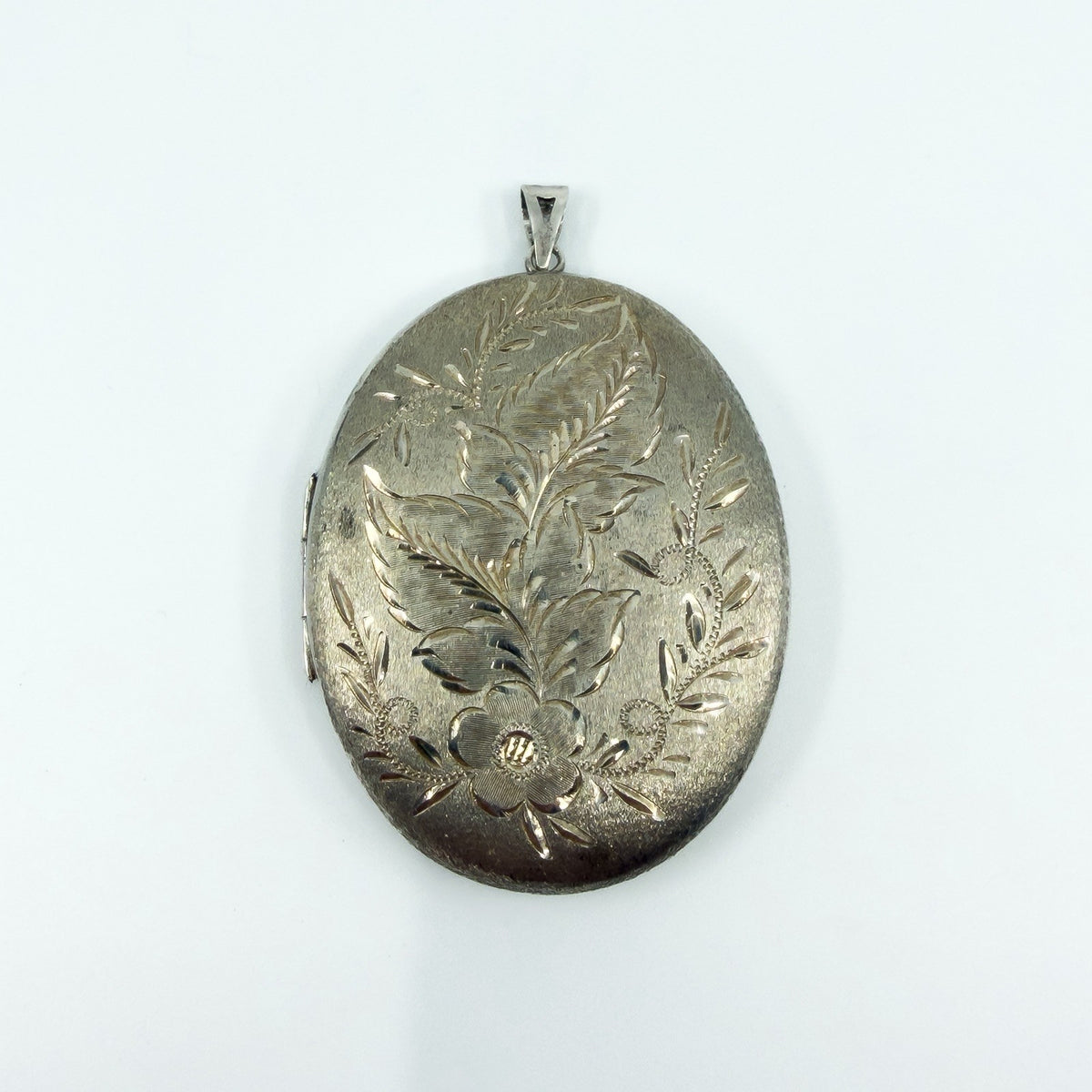 Large Vintage Sterling Silver Oval Floral Engraved Locket 925 (Birm 1973)