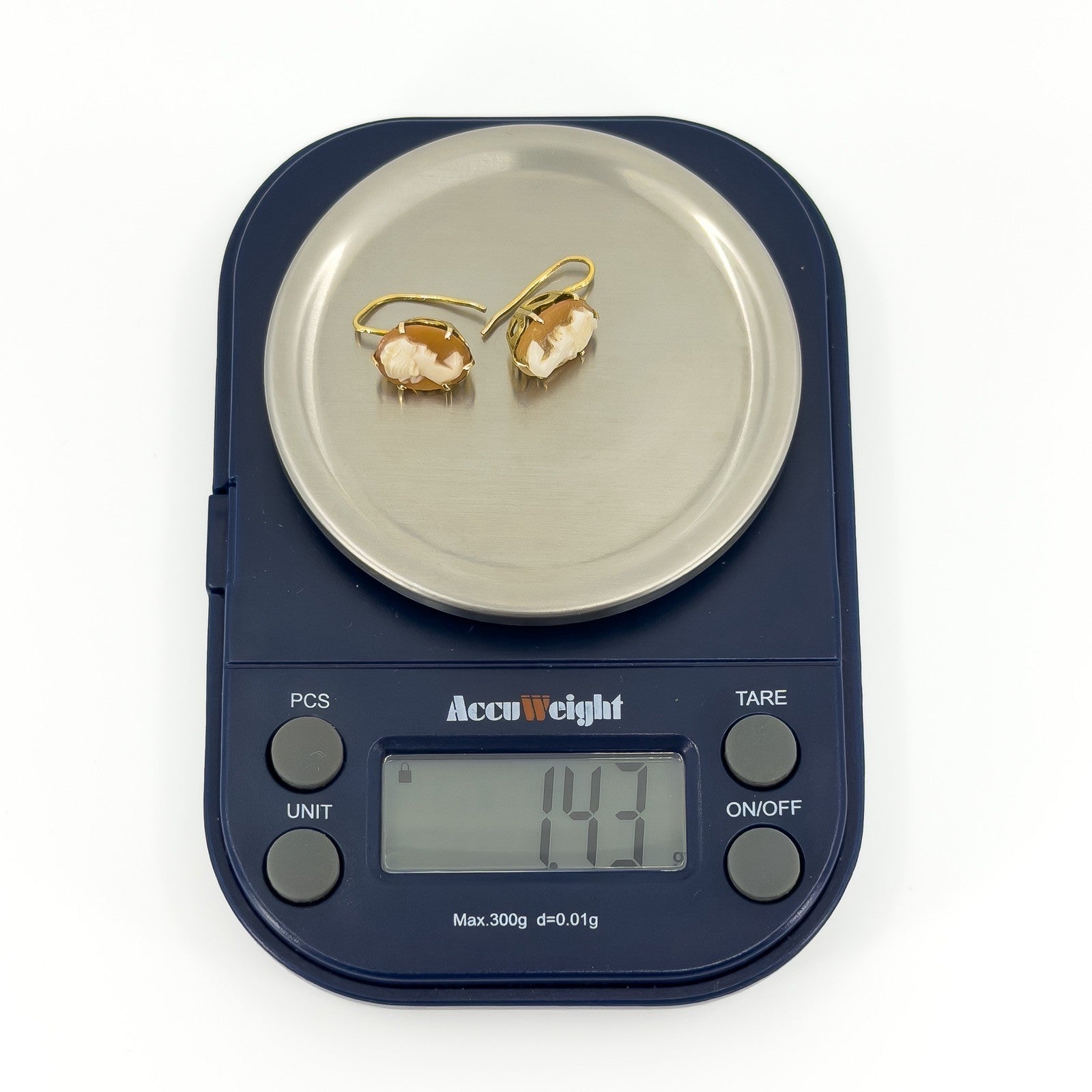Vintage 9ct Gold Small Cameo Drop Earrings 375 (Birm 1963)