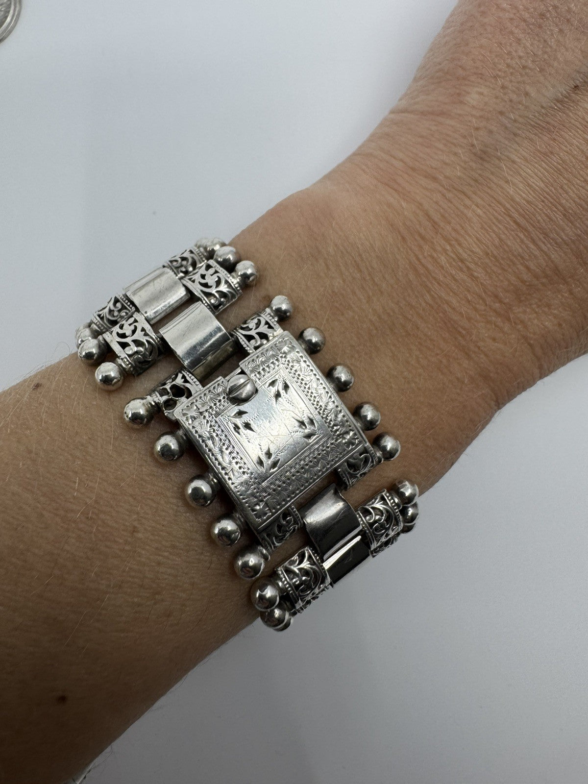 RARE Antique Victorian Sterling Silver Floral Engraved Book Chain Bracelet 925