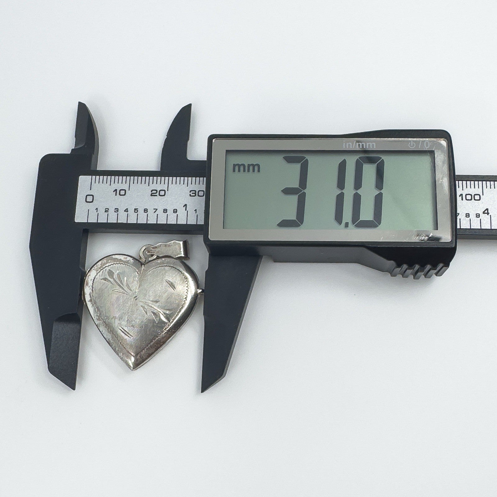 Large Vintage Sterling Silver Foliate Engraved Heart Photo Locket / Pendant 925