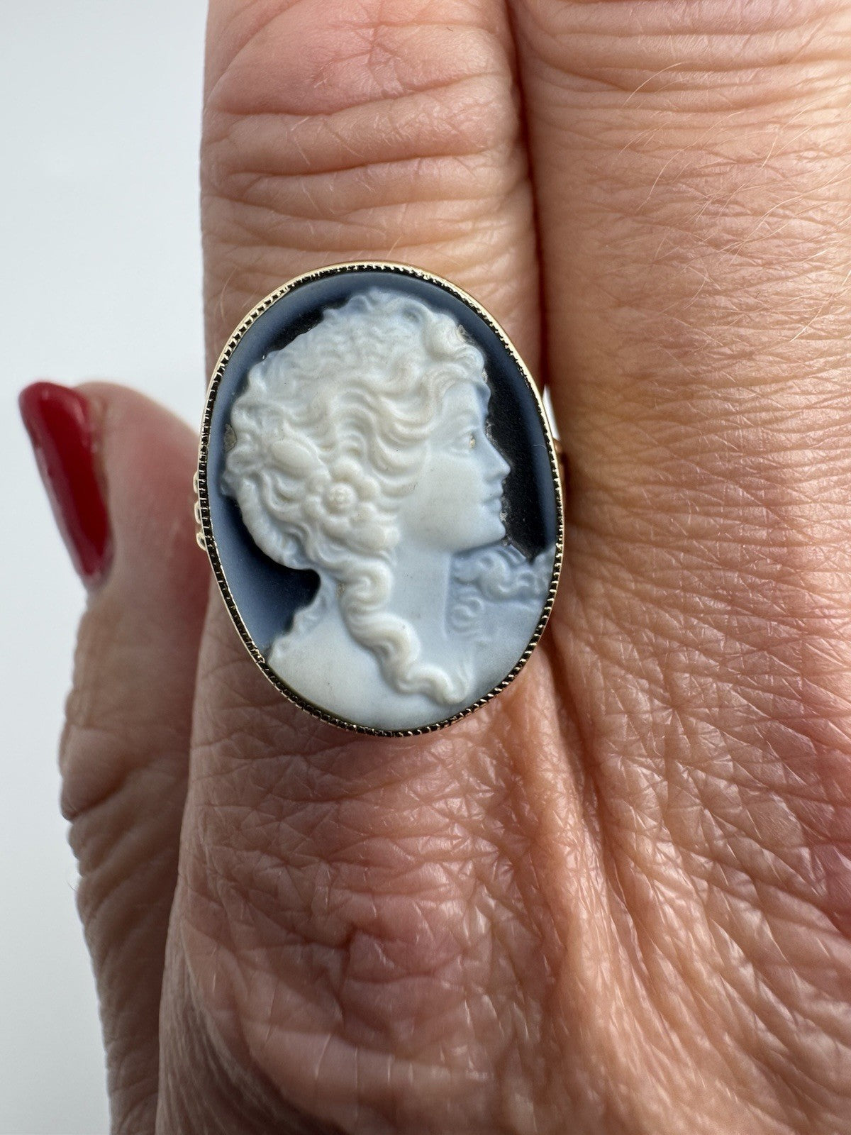 Vintage 9ct Gold Chunky Carved Blue Agate Cameo Locket Ring 375 Size S - T