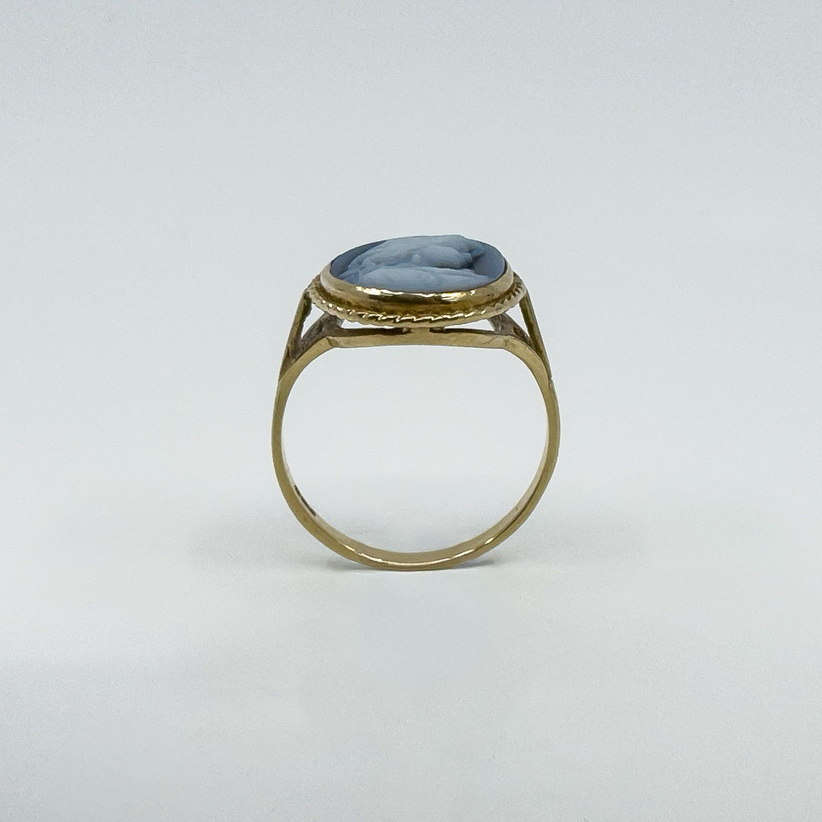 Vintage 9ct Gold Blue Agate Carved Cameo Ring Size Q 1/2