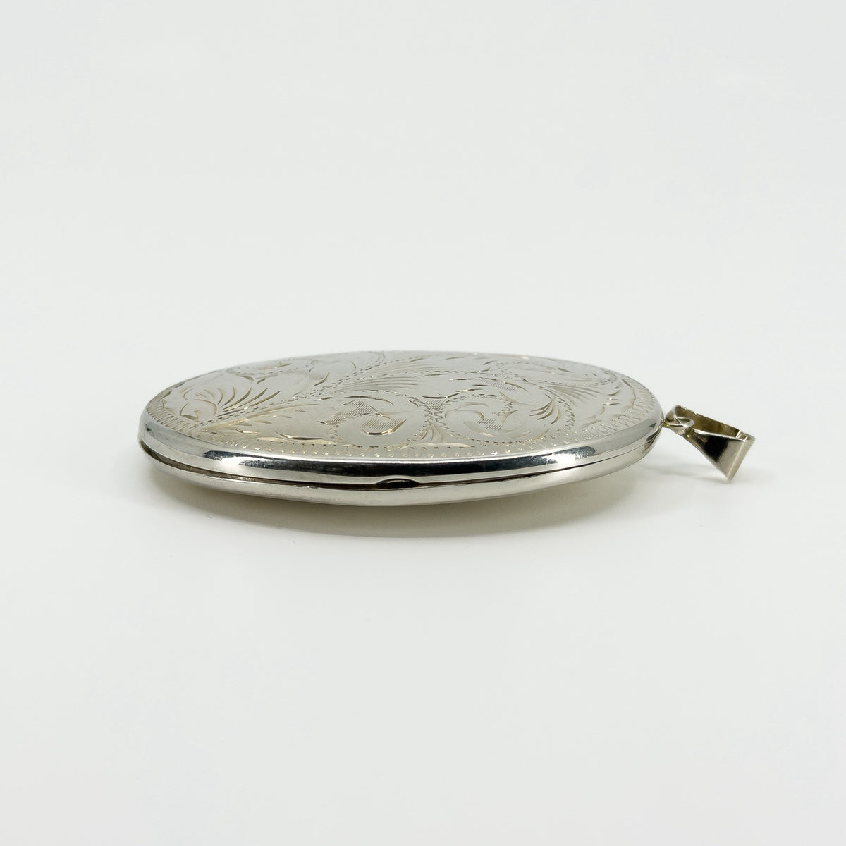 Large Vintage Sterling Silver Oval Floral Engraved Locket 925