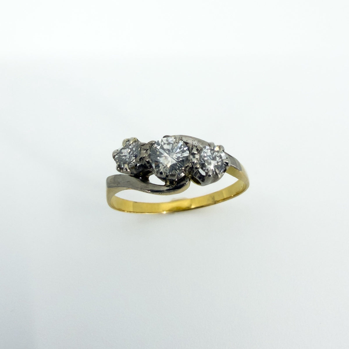 Vintage 18ct Gold & Platinum 0.45ct Diamond Trilogy Ring 750 Size K