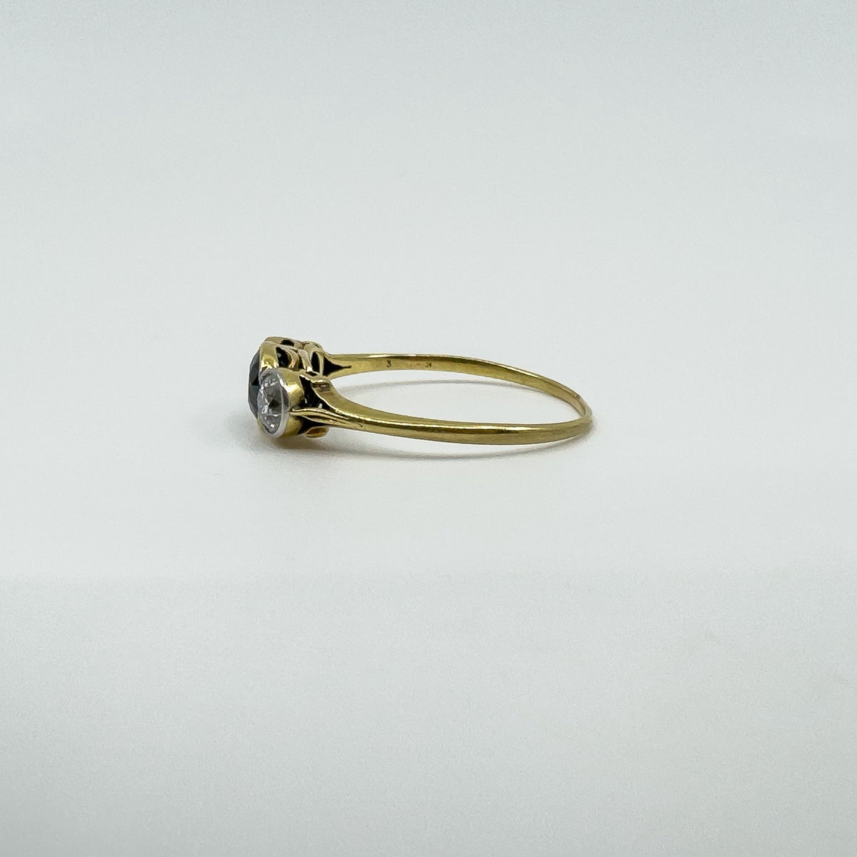 Vintage 18ct Gold 1.10ct Diamond & Sapphire Trilogy Ring 750 Size P
