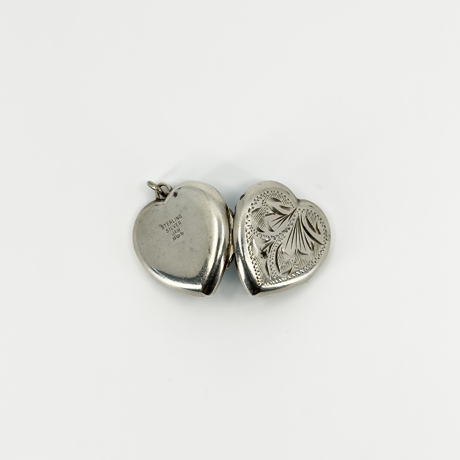 Vintage Sterling Silver Foliate Engraved Heart Photo Locket / Pendant 925