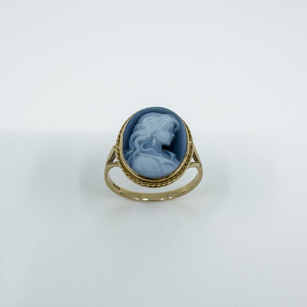 Vintage 9ct Gold Blue Agate Carved Cameo Ring Size Q 1/2