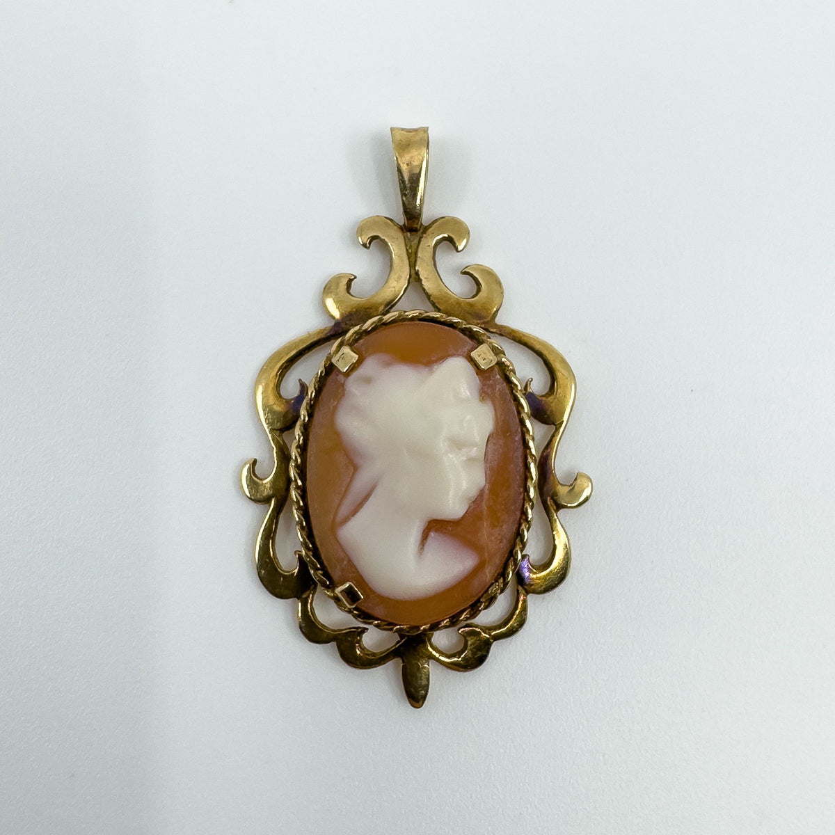 Vintage 9ct Gold Oval Carved Shell Cameo Pendant 375