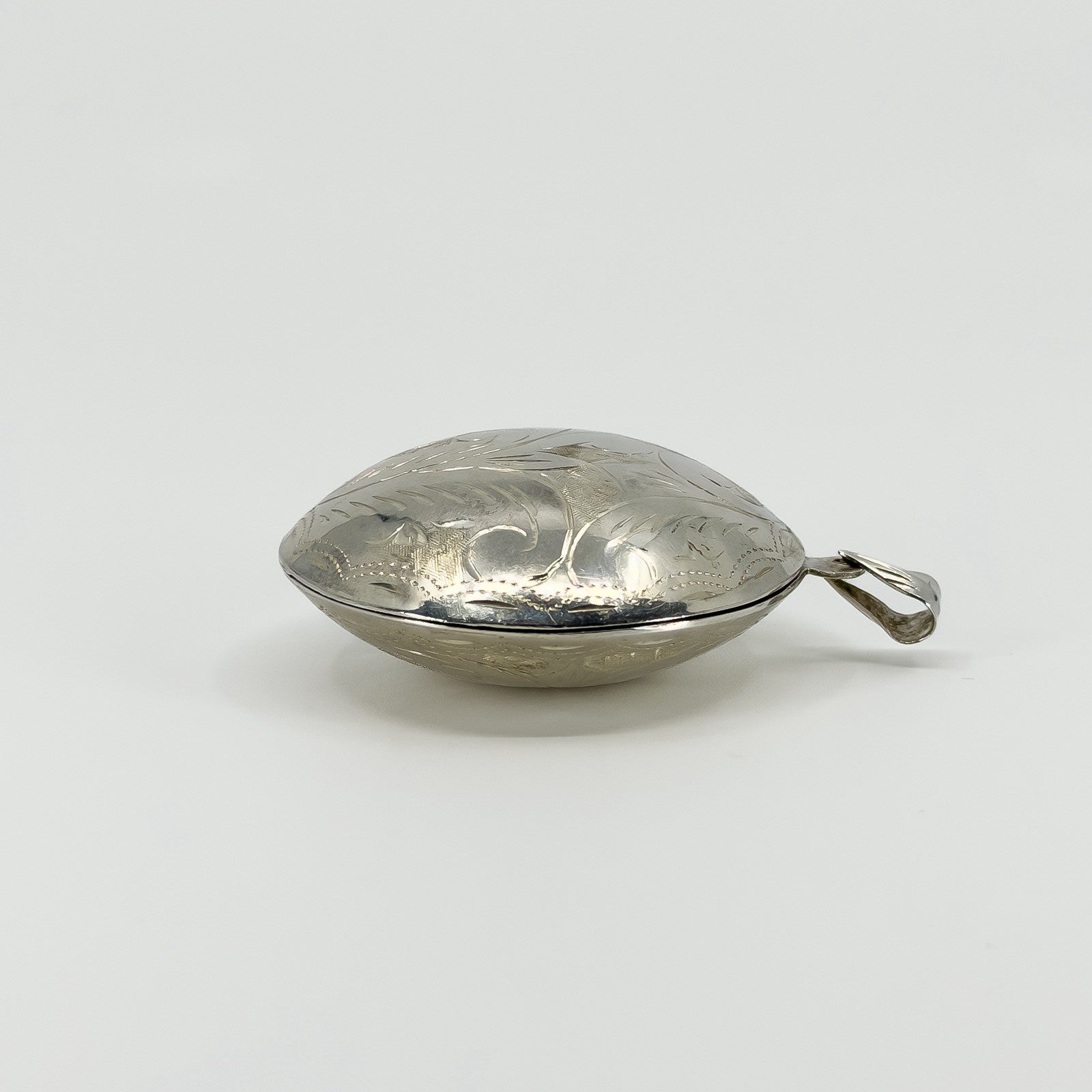 Vintage Sterling Silver Large Chunky Round Photo Locket 925
