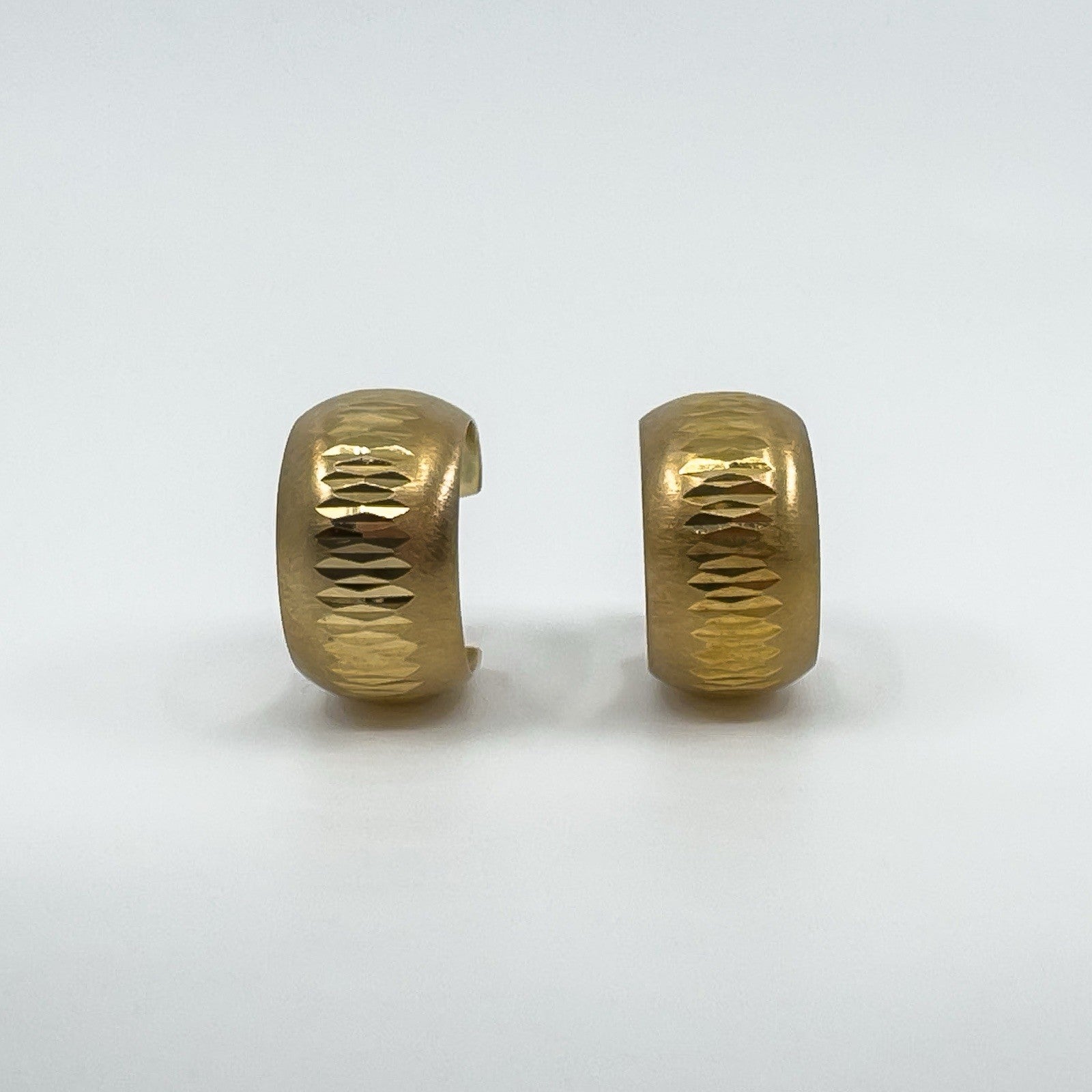 Vintage 9ct Gold Chunky Matt / Brushed Diamond Cut Hoop Earrings 375 (Birm 1977)