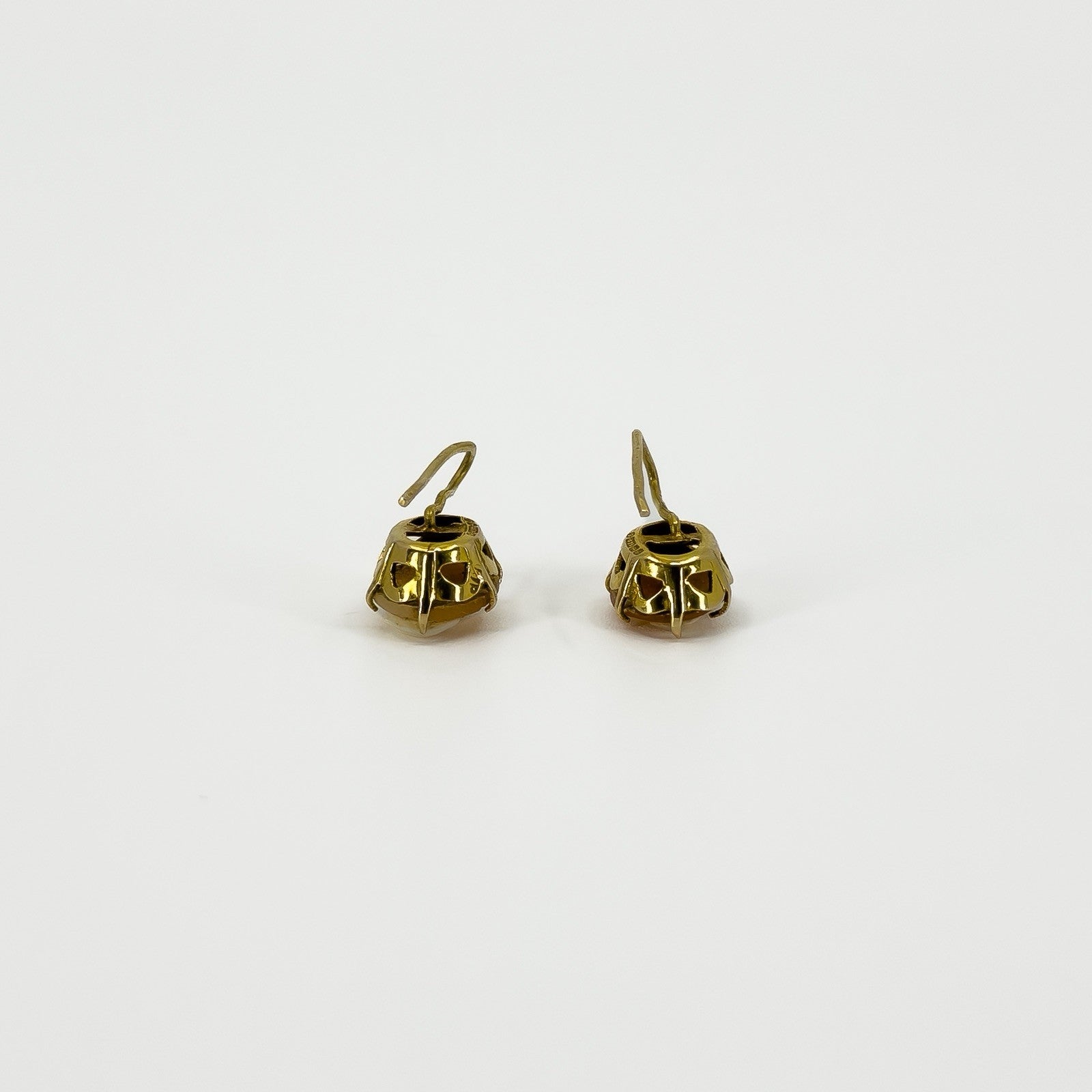 Vintage 9ct Gold Small Cameo Drop Earrings 375 (Birm 1963)