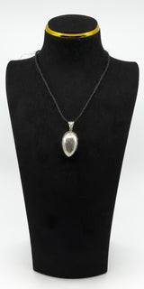Chunky Vintage Sterling Silver Oval Foliate Engraved Photo Locket 925 (1996)