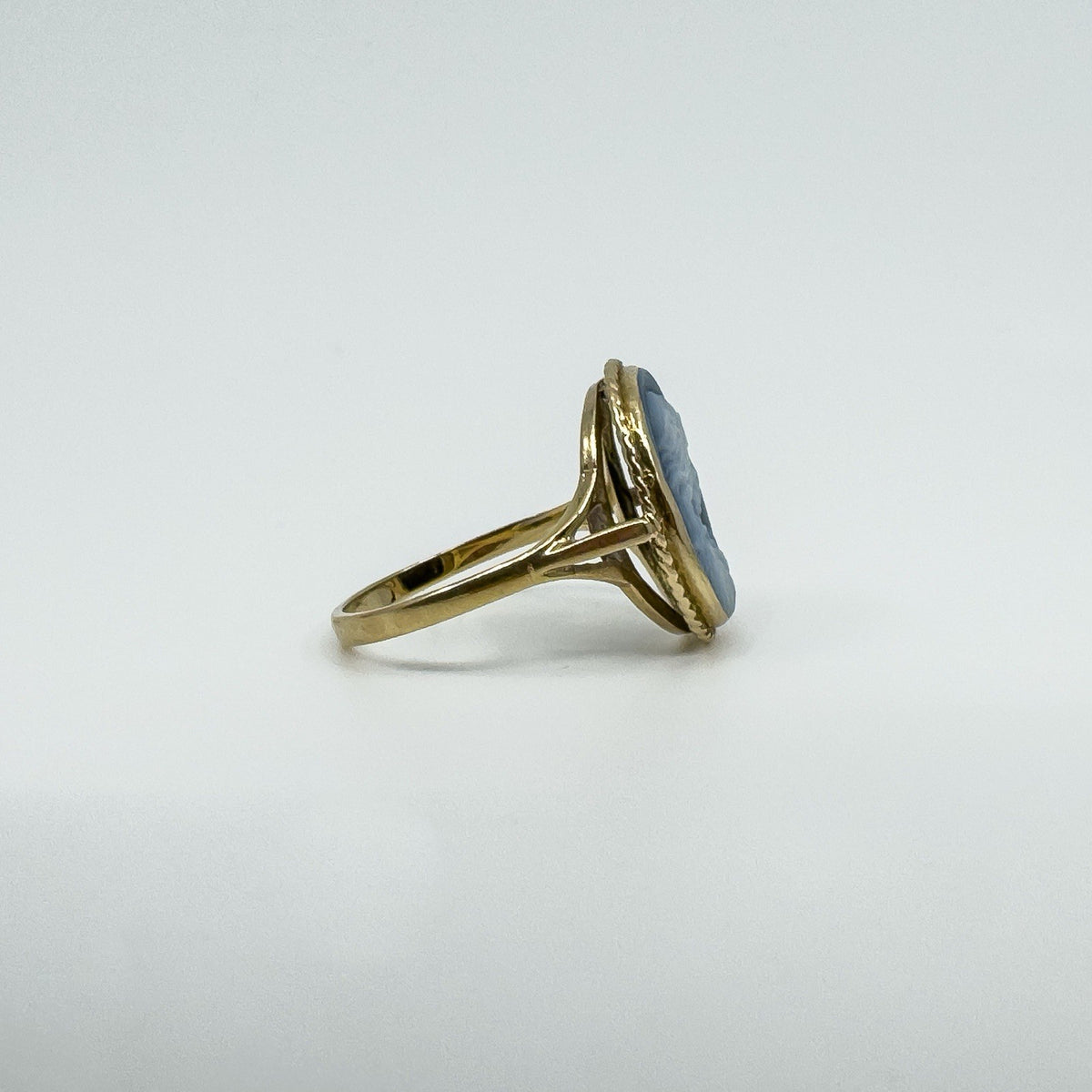 Vintage 9ct Gold Blue Agate Carved Cameo Ring Size Q 1/2