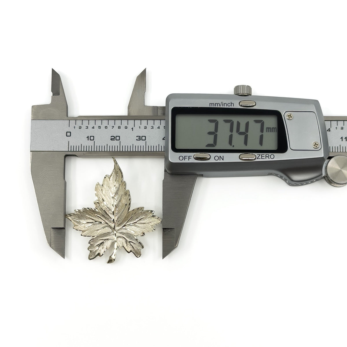 Large Vintage Sterling Silver Canadian Mapel Leaf Brooch 925