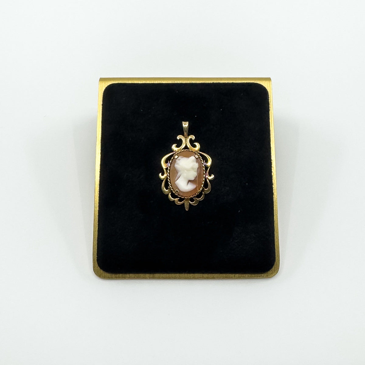 Vintage 9ct Gold Oval Carved Shell Cameo Pendant 375