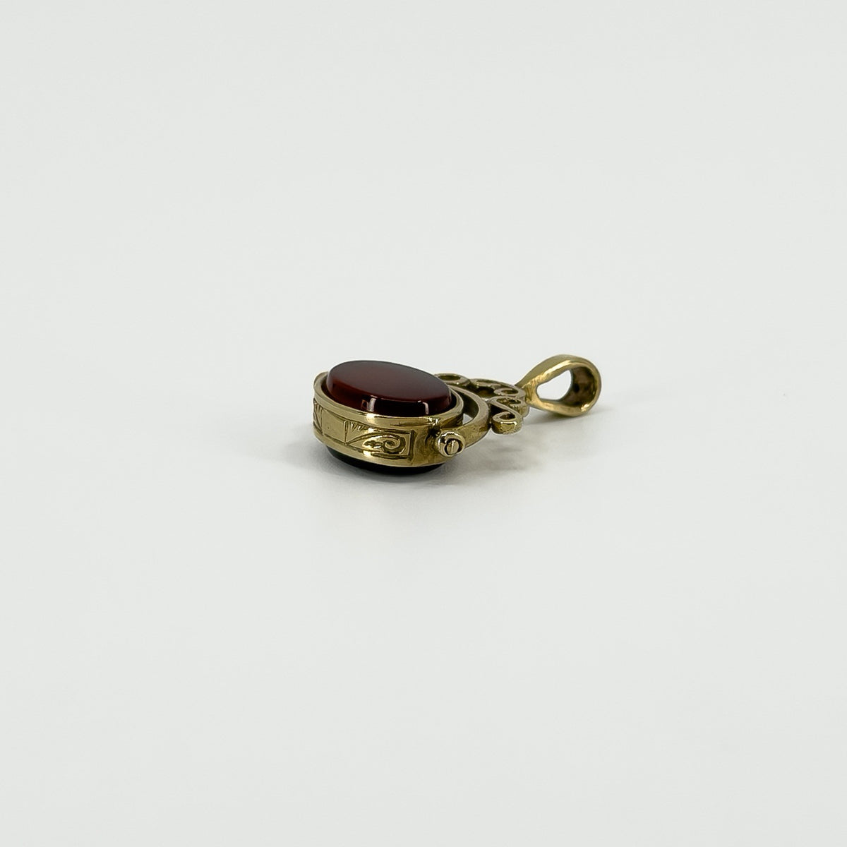 Vintage 9ct Gold Double Sided Black Onyx & Carnelian Fob 375