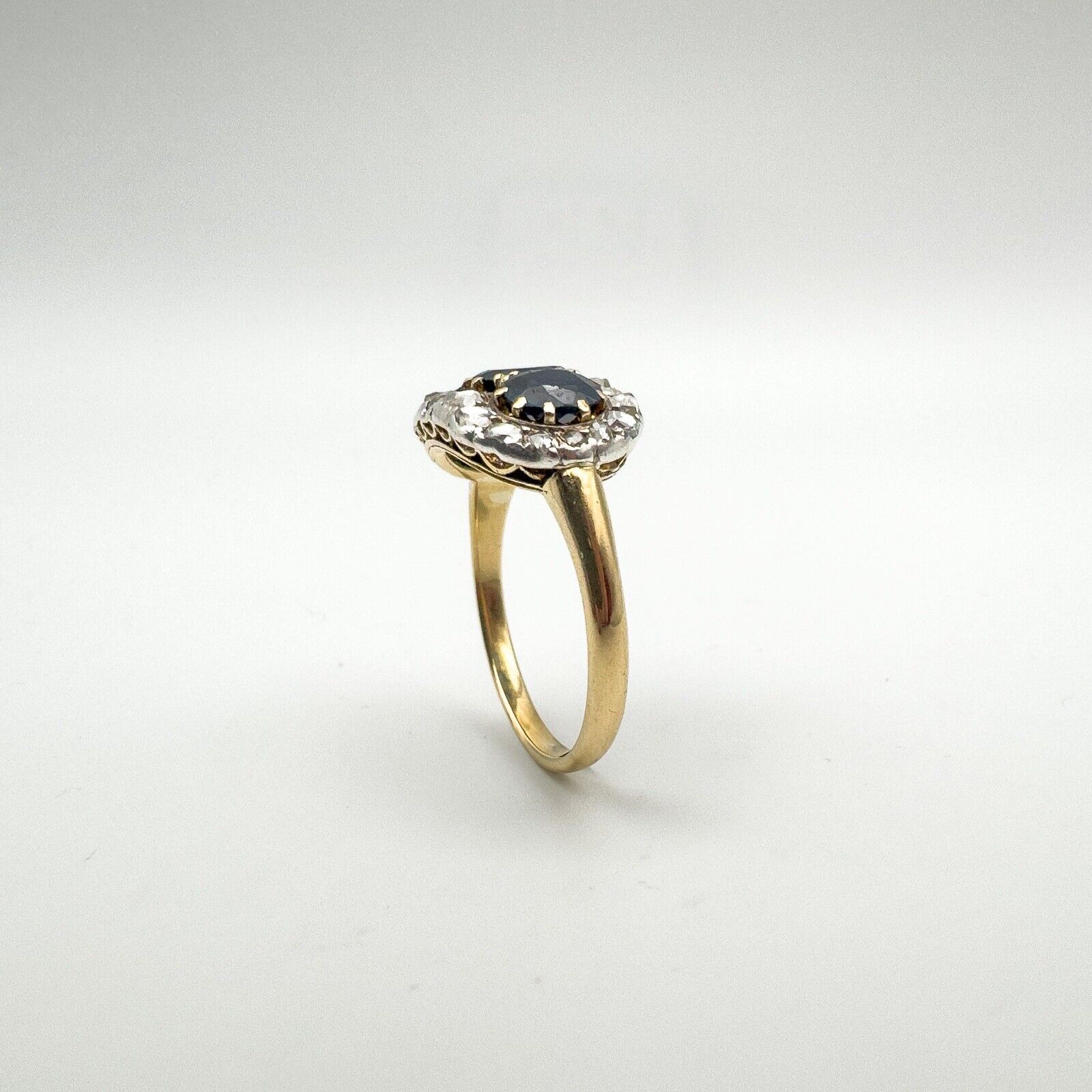 Antique 18ct Gold1.80ct Trilogy Sapphire & Rose Cut Diamond Ring Size R - S