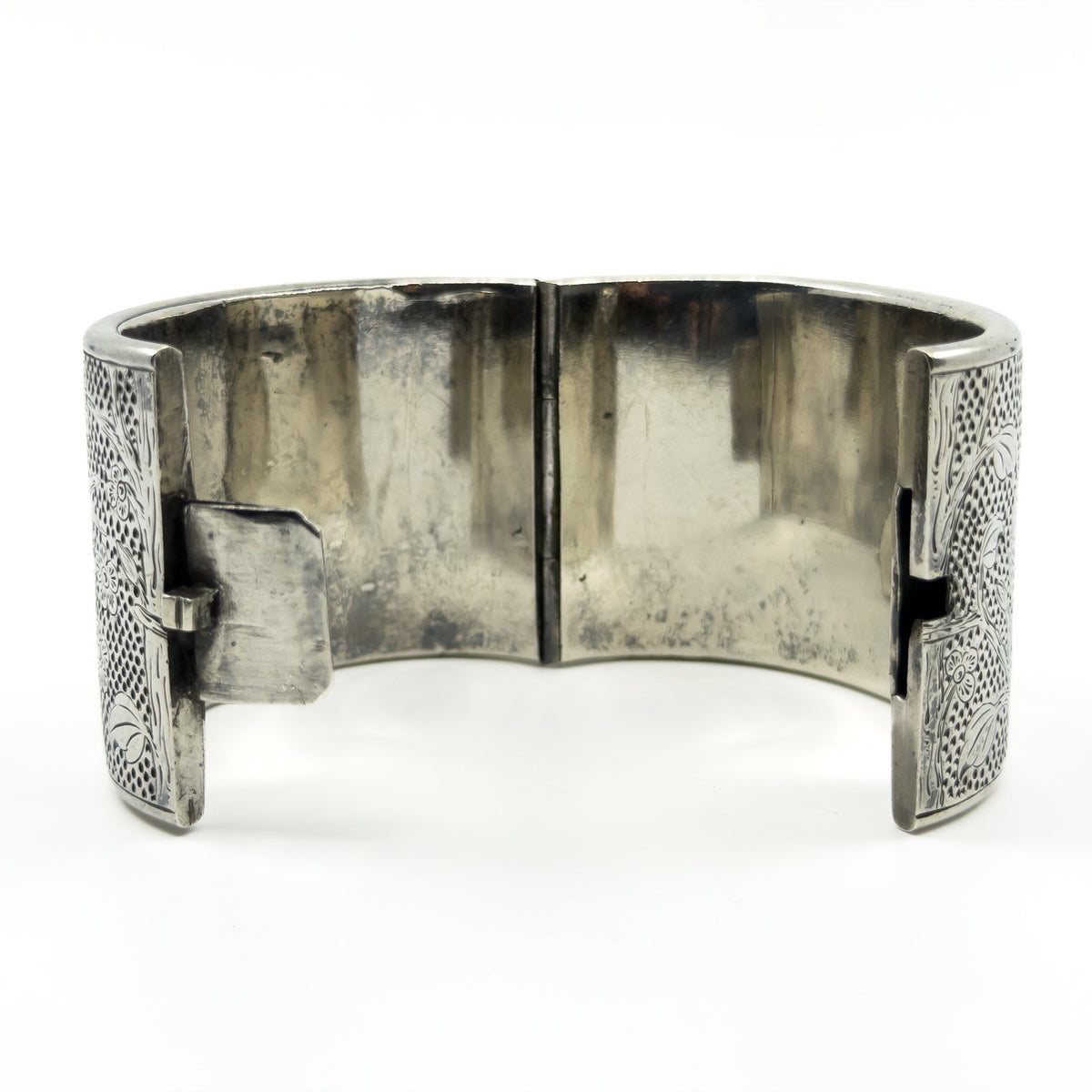 Wide Antique Victorian Sterling Silver Engraved Floral Bangle 925