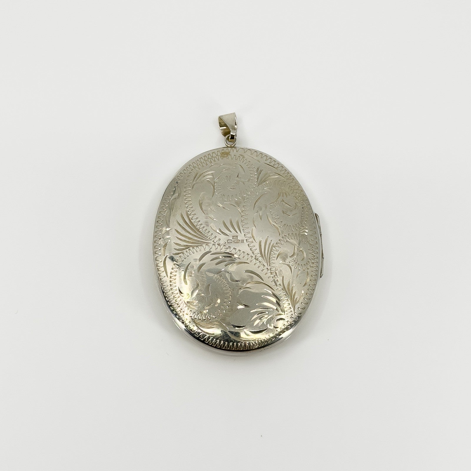 Large Vintage Sterling Silver Oval Floral Engraved Locket 925