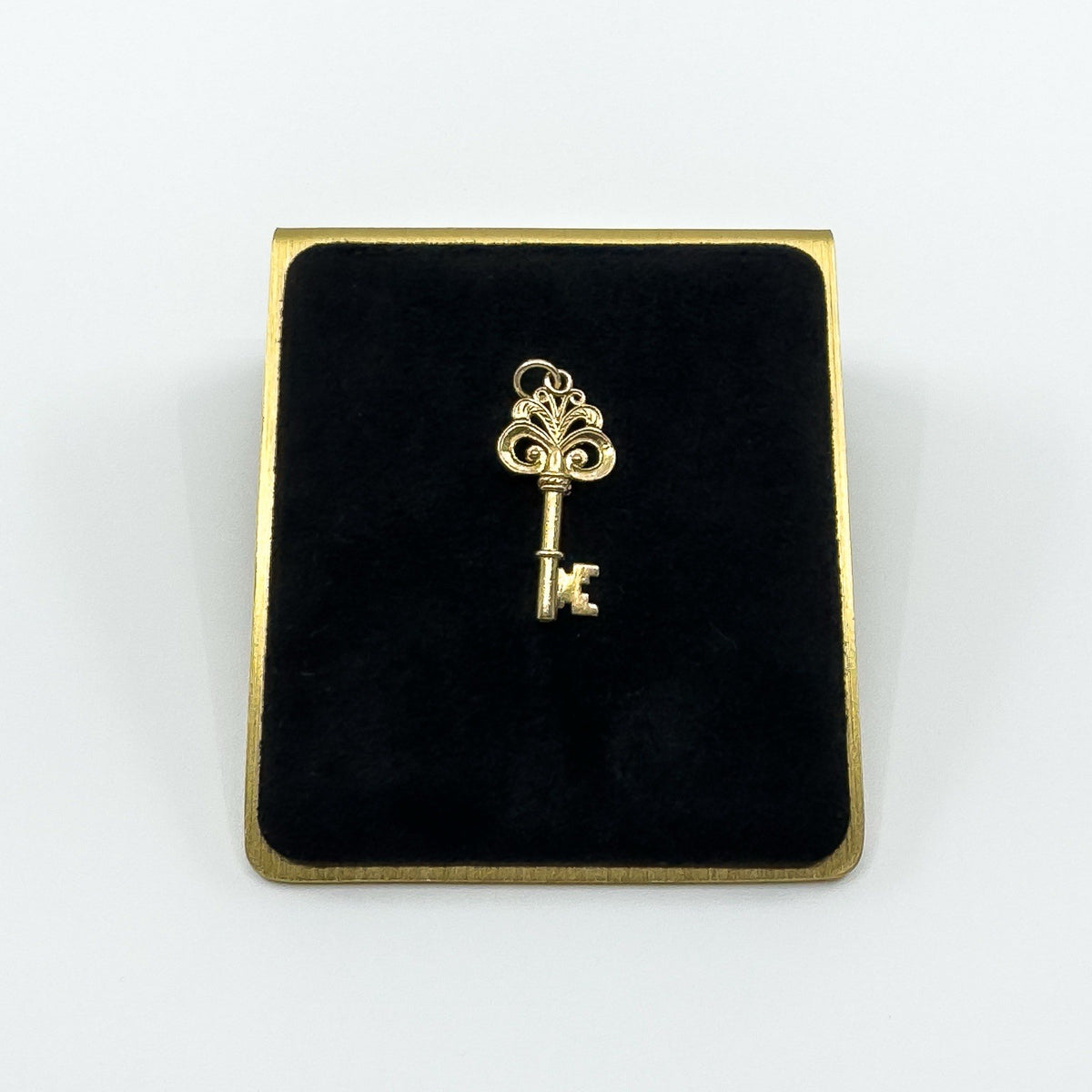 Large Vintage 10ct Gold Key Pendant / Charm