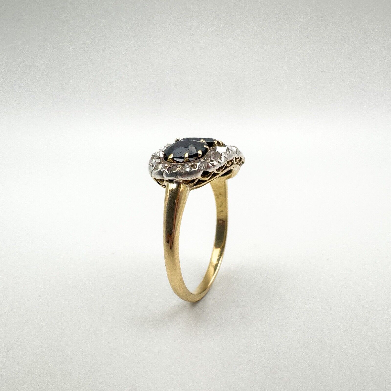 Antique 18ct Gold1.80ct Trilogy Sapphire & Rose Cut Diamond Ring Size R - S